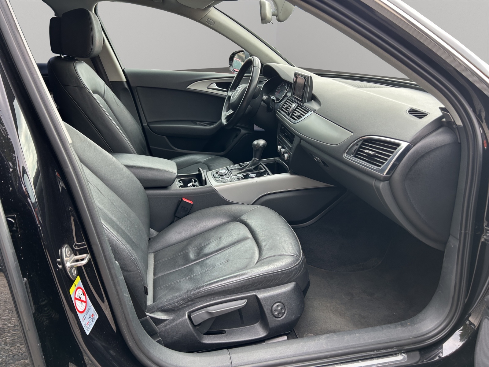 AUDI A6 Avant 2.0 TDI multitronic-image-18