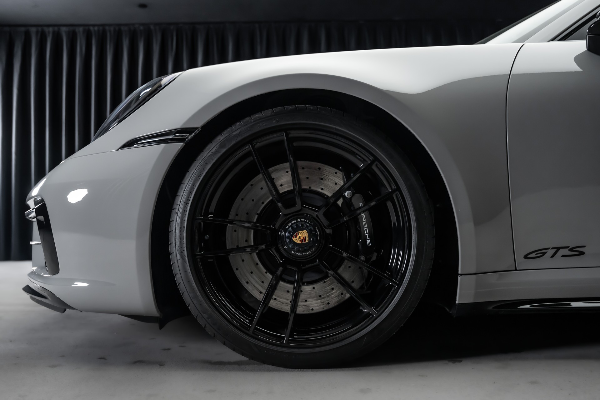 PORSCHE 911 Carrera 4 GTS PDK-image-5