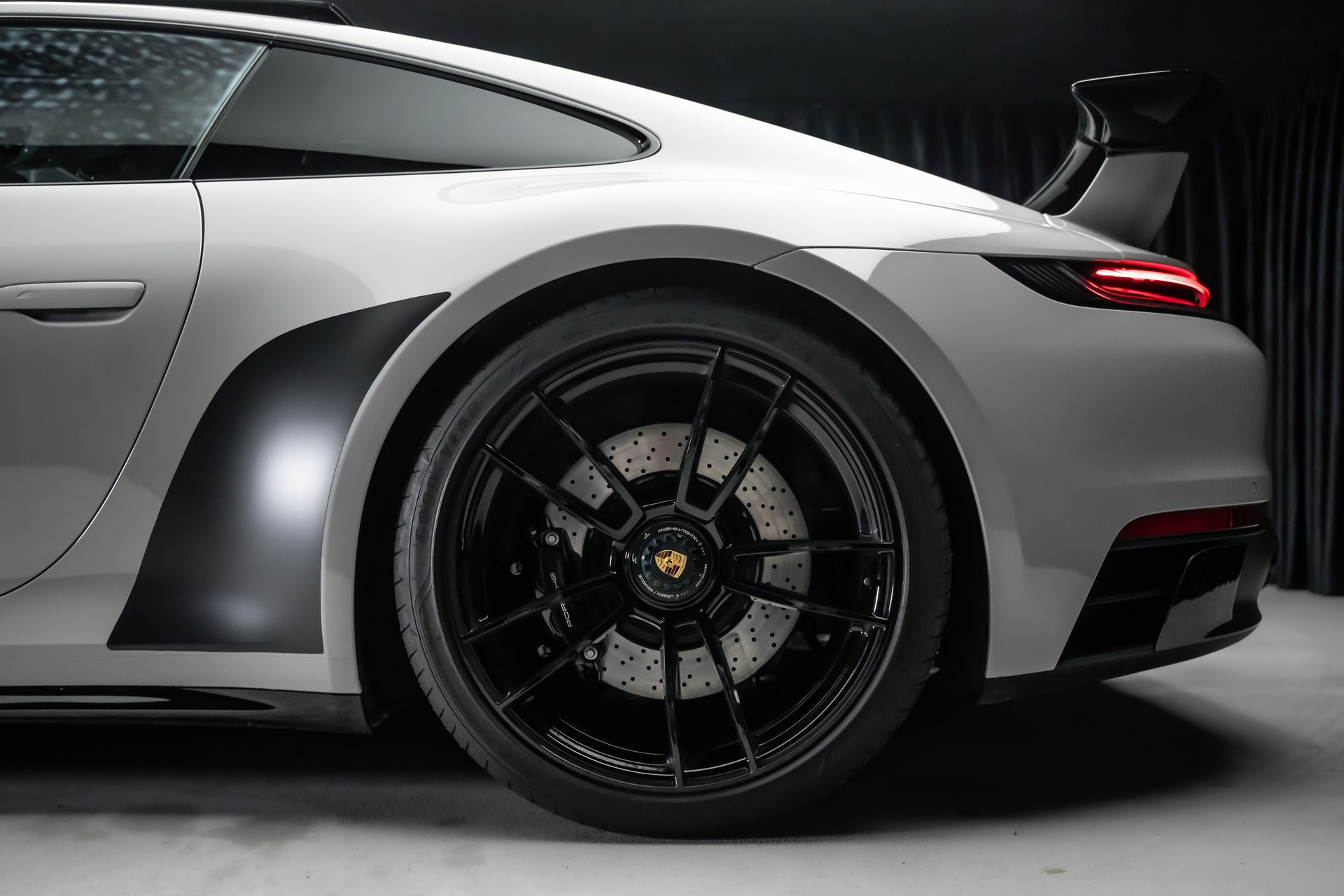 PORSCHE 911 Carrera 4 GTS PDK-image-6