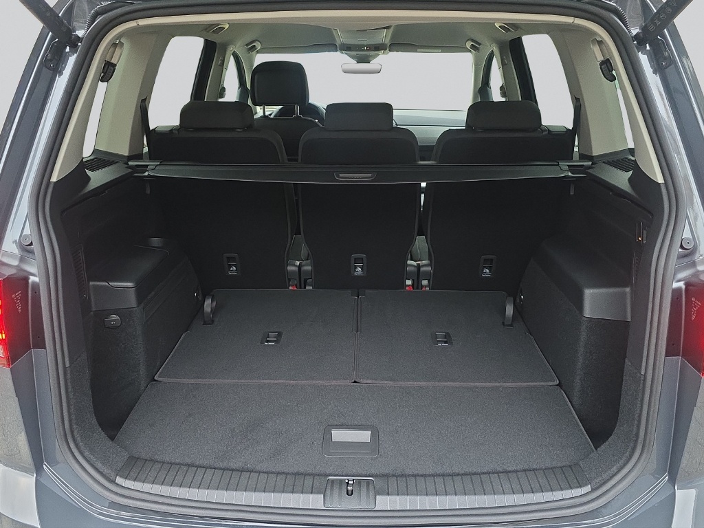 VW Touran 1.5 TSI Comfortline R-Line 7-Plätzer DSG-image-11