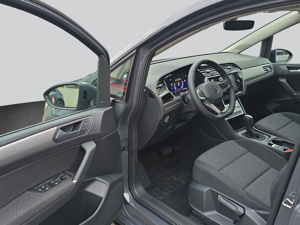 VW Touran 1.5 TSI Comfortline R-Line 7-Plätzer DSG-image-23