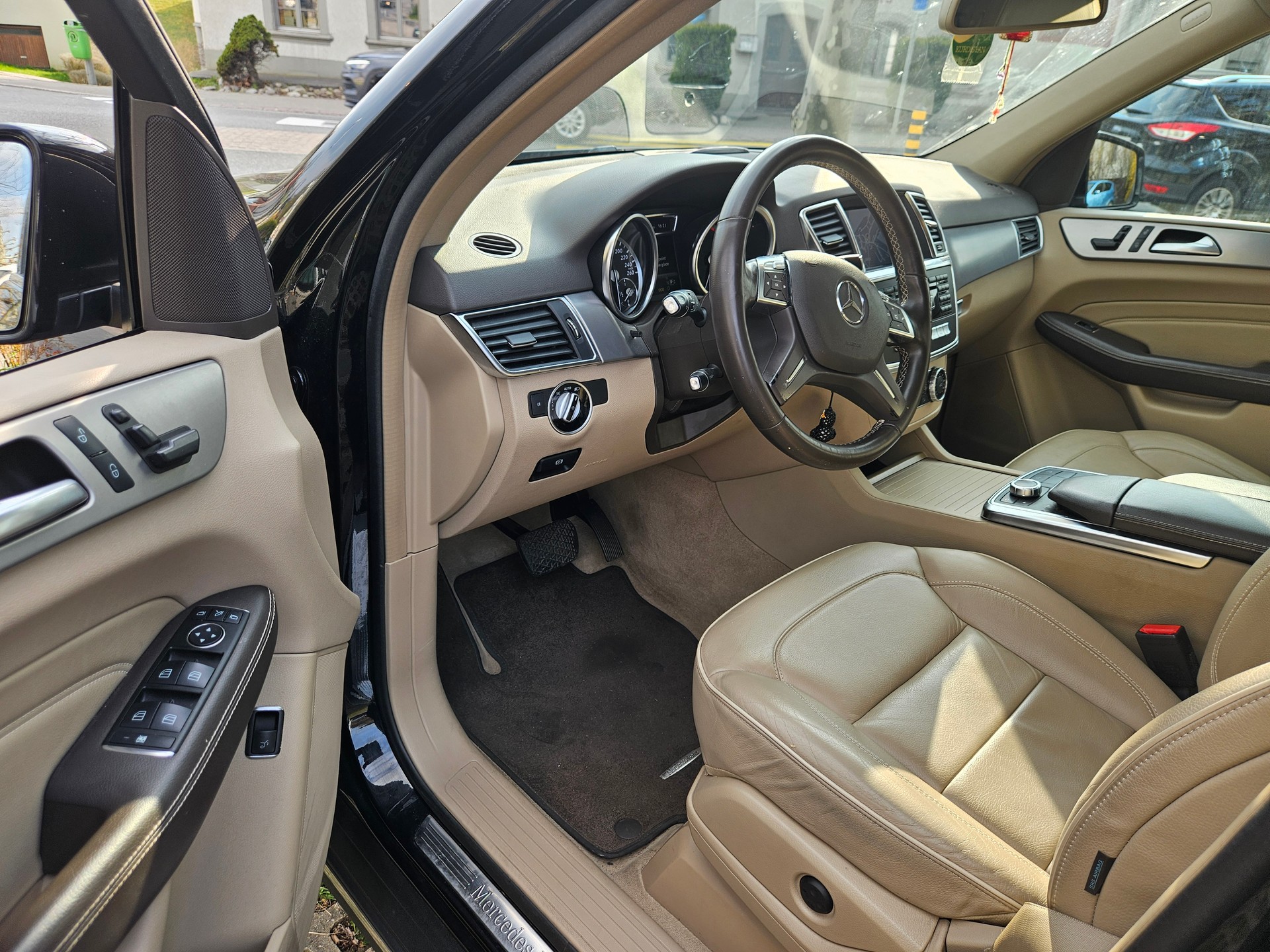 MERCEDES-BENZ ML 350 BlueTEC Executive 4Matic 7G-Tronic-image-8