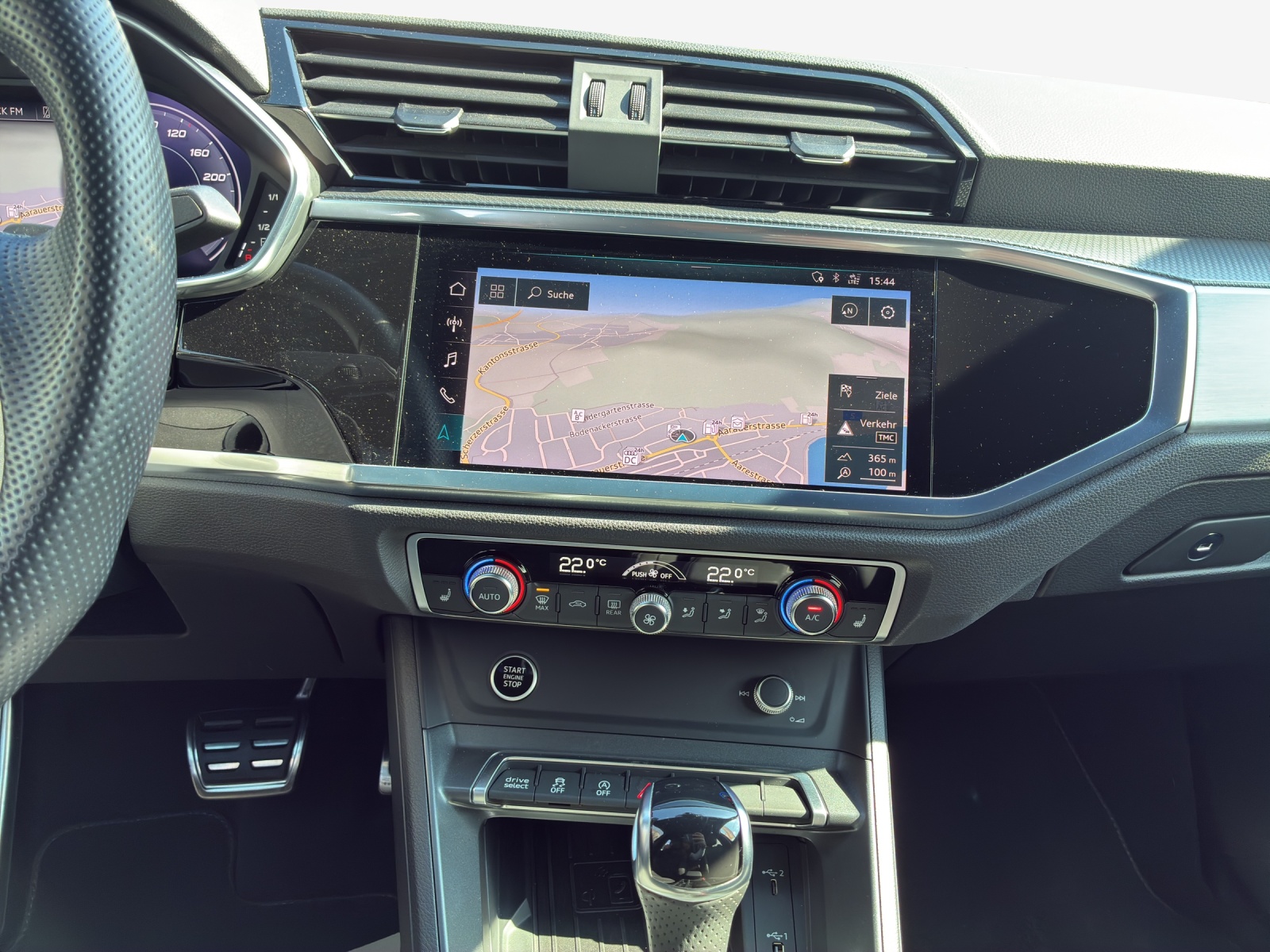 AUDI Q3 40 TDI S line Attraction quattro S-tronic-image-10
