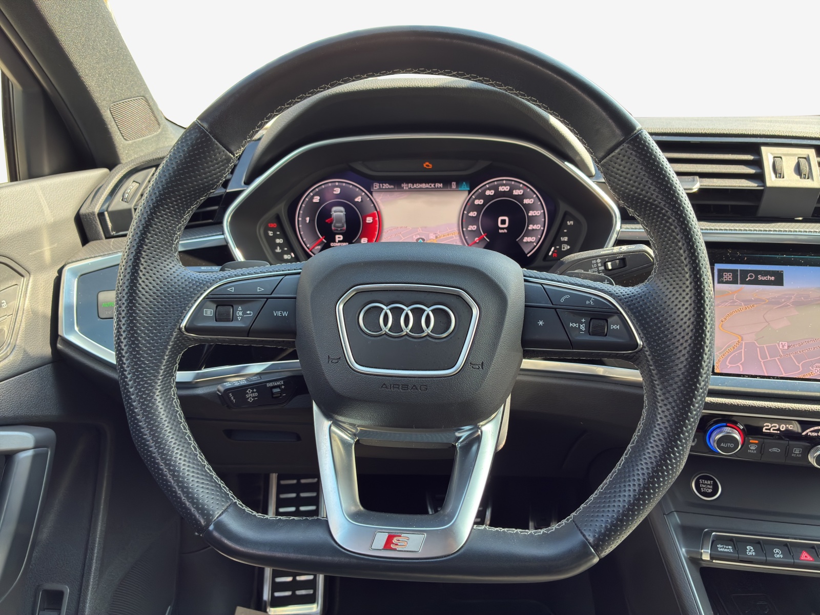 AUDI Q3 40 TDI S line Attraction quattro S-tronic-image-9