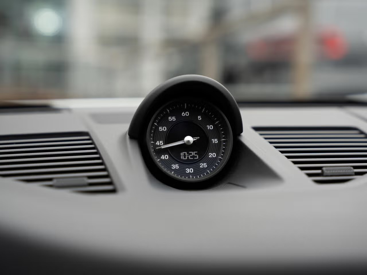 PORSCHE 911 Carrera 4S-image-11