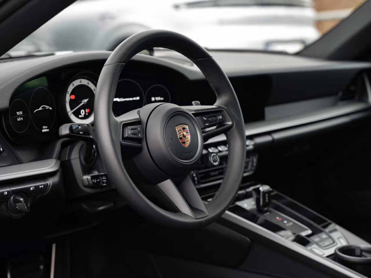 PORSCHE 911 Carrera 4S-image-10
