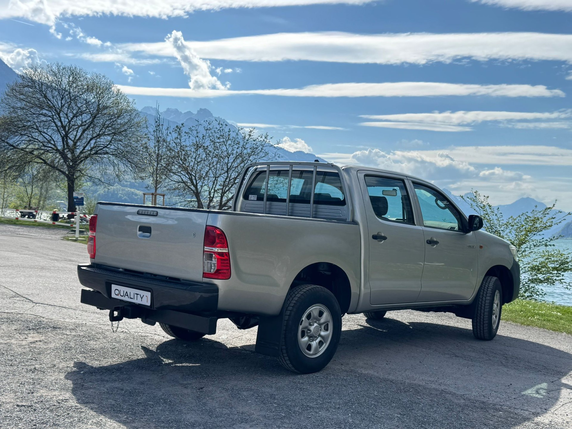 TOYOTA Hilux 2.5D 4WD Double Cab Luna-image-6