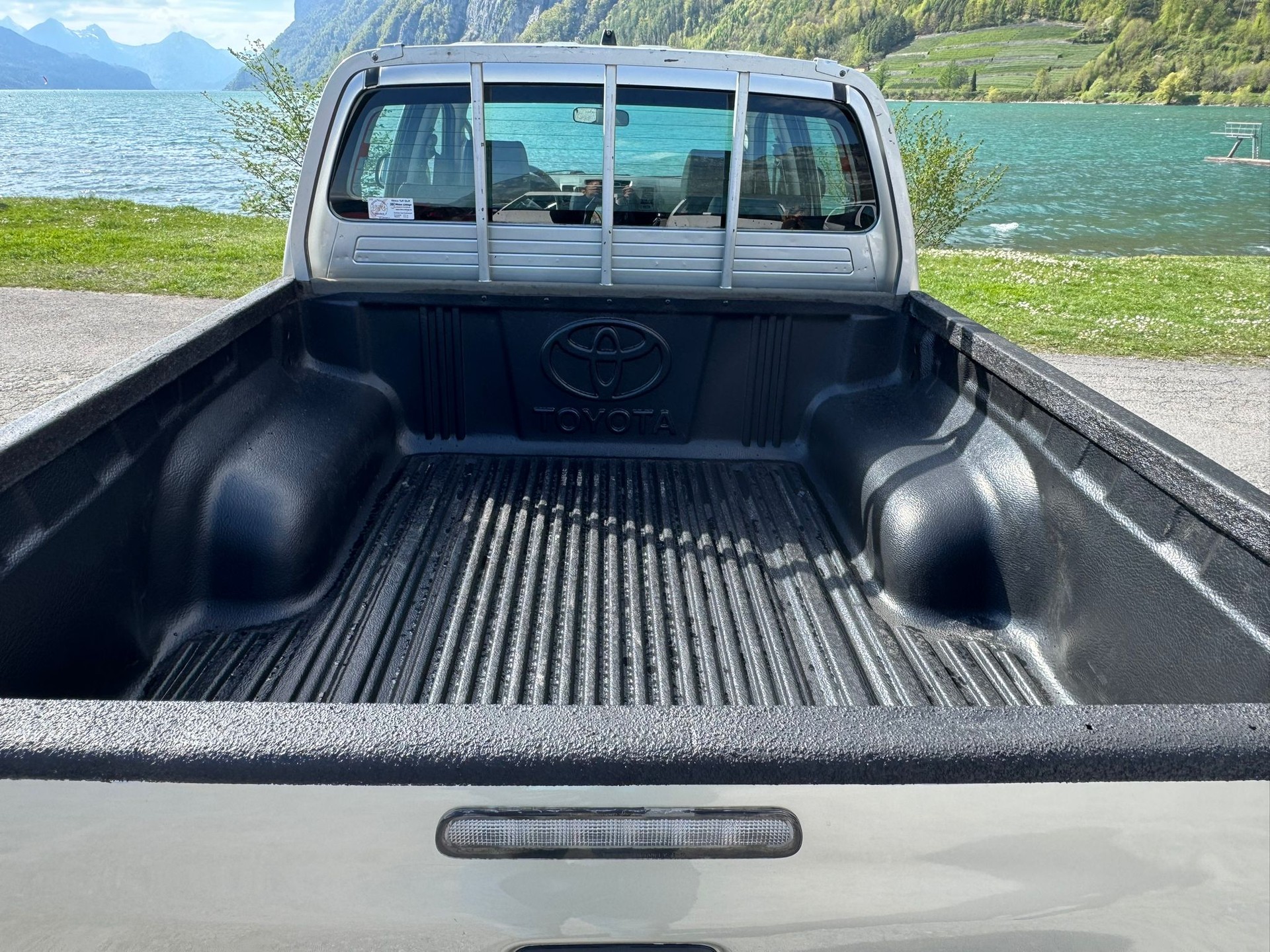 TOYOTA Hilux 2.5D 4WD Double Cab Luna-image-8