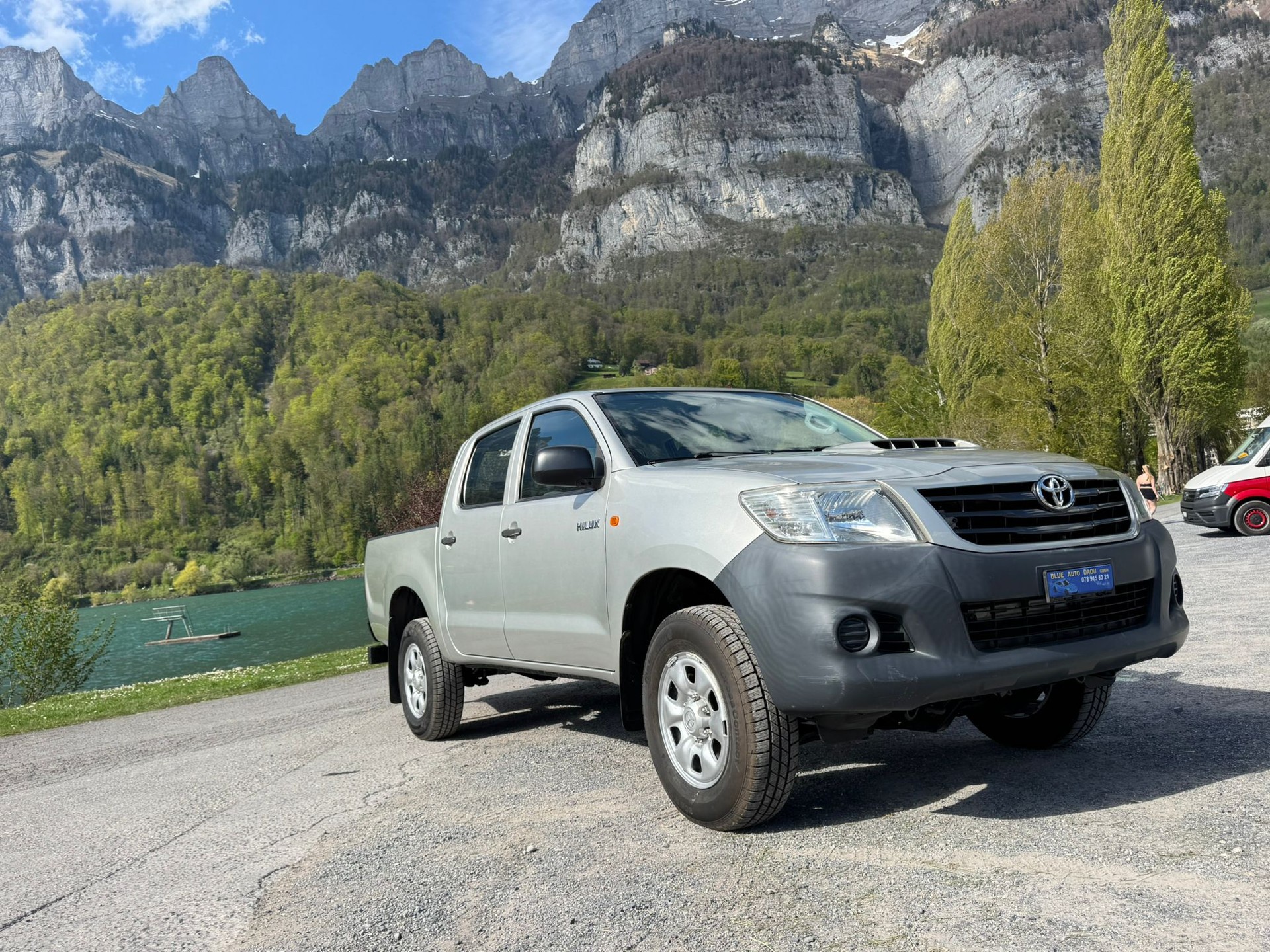 TOYOTA Hilux 2.5D 4WD Double Cab Luna-image-2