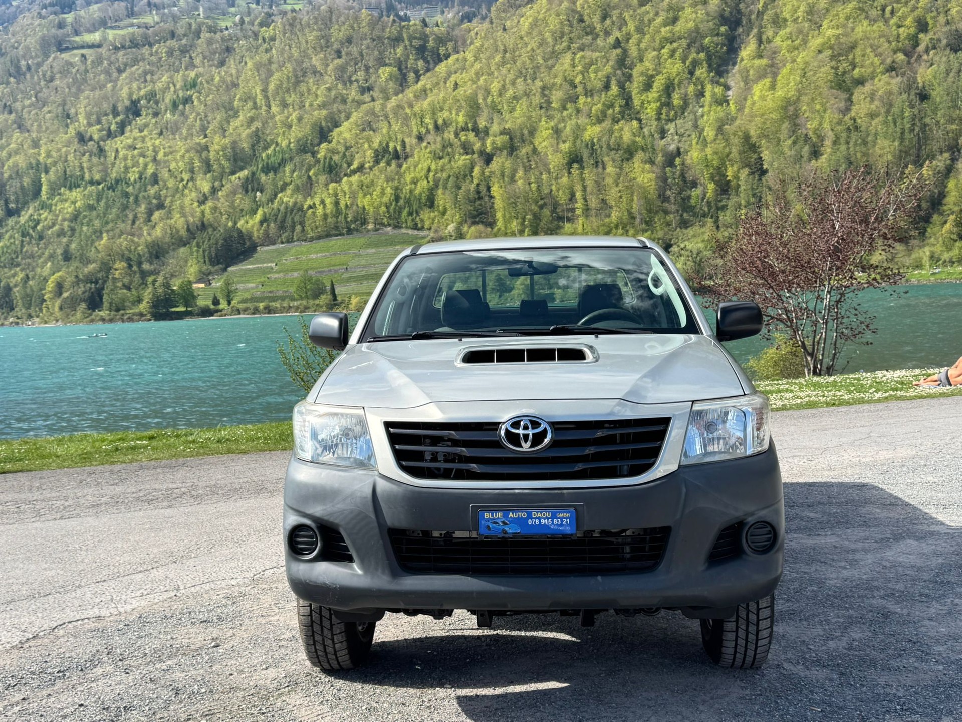 TOYOTA Hilux 2.5D 4WD Double Cab Luna-image-0