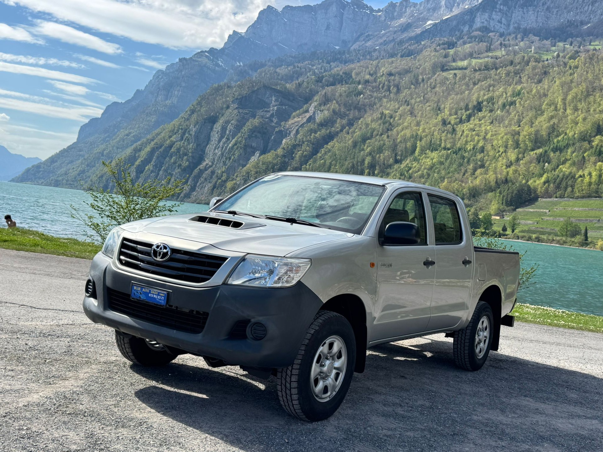 TOYOTA Hilux 2.5D 4WD Double Cab Luna-image-1