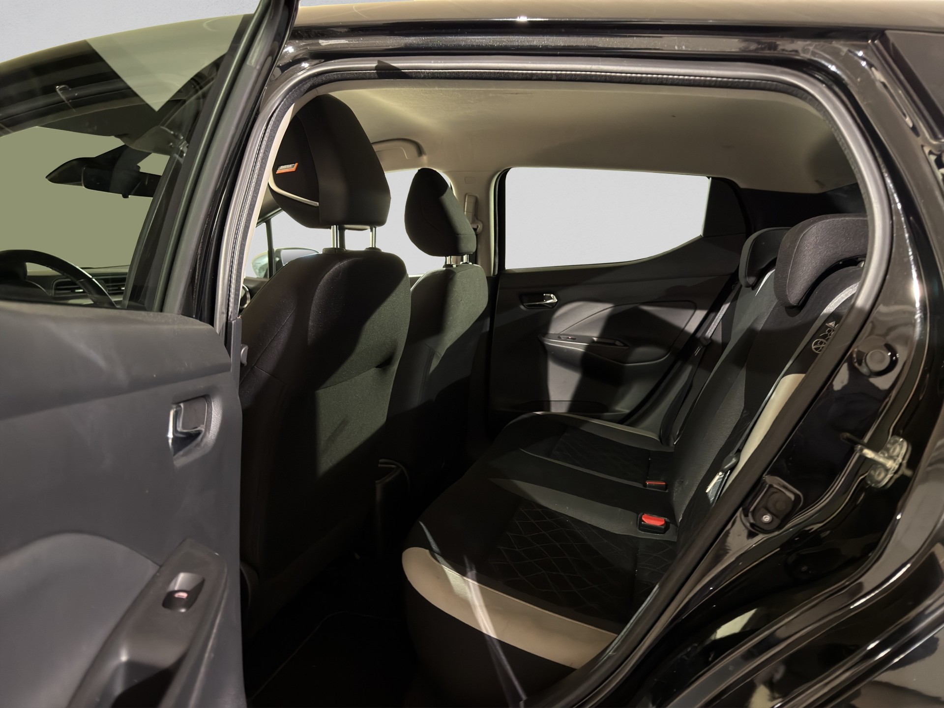NISSAN Micra IG-T n-design Xtronic-image-14