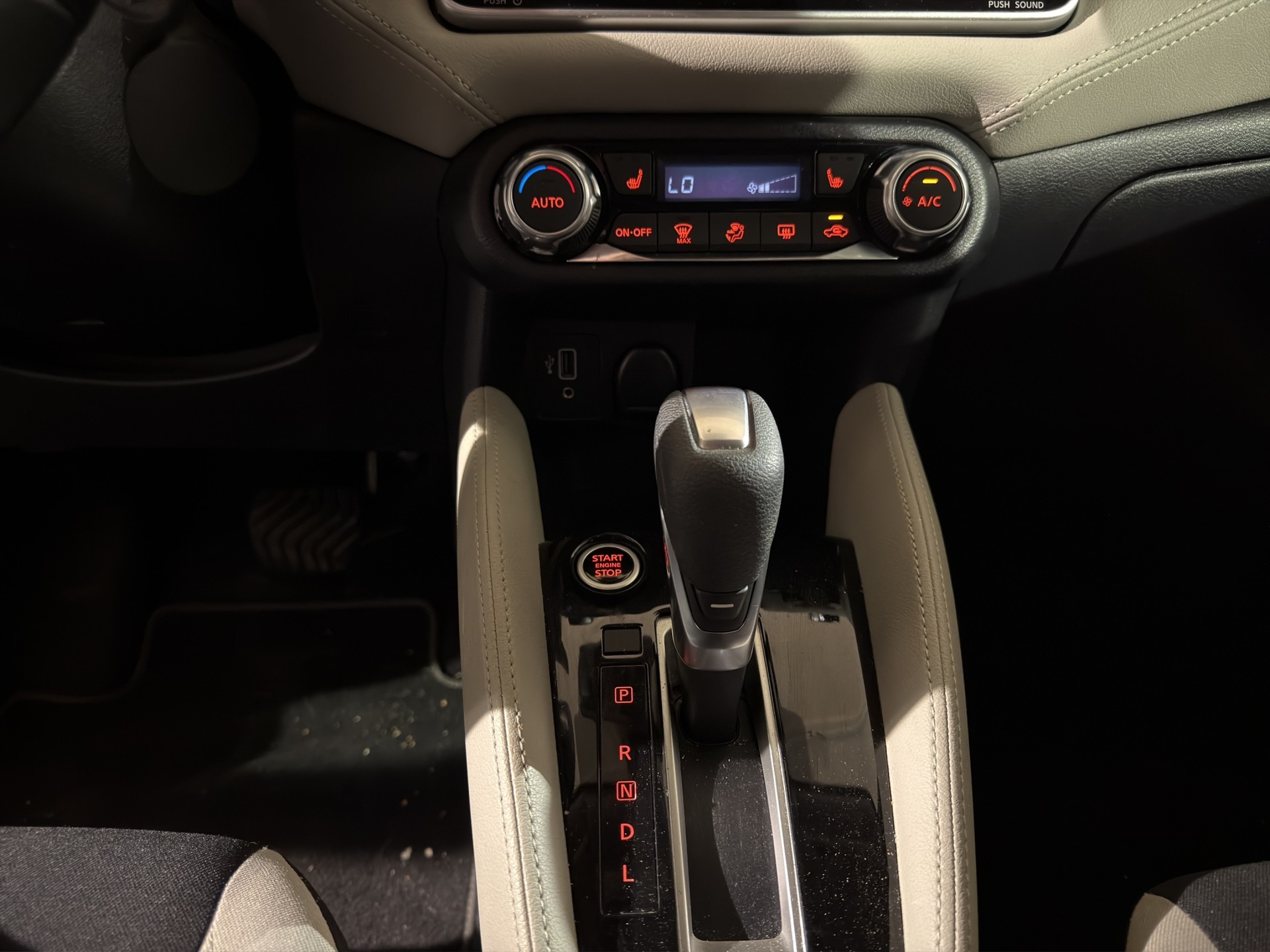 NISSAN Micra IG-T n-design Xtronic-image-11