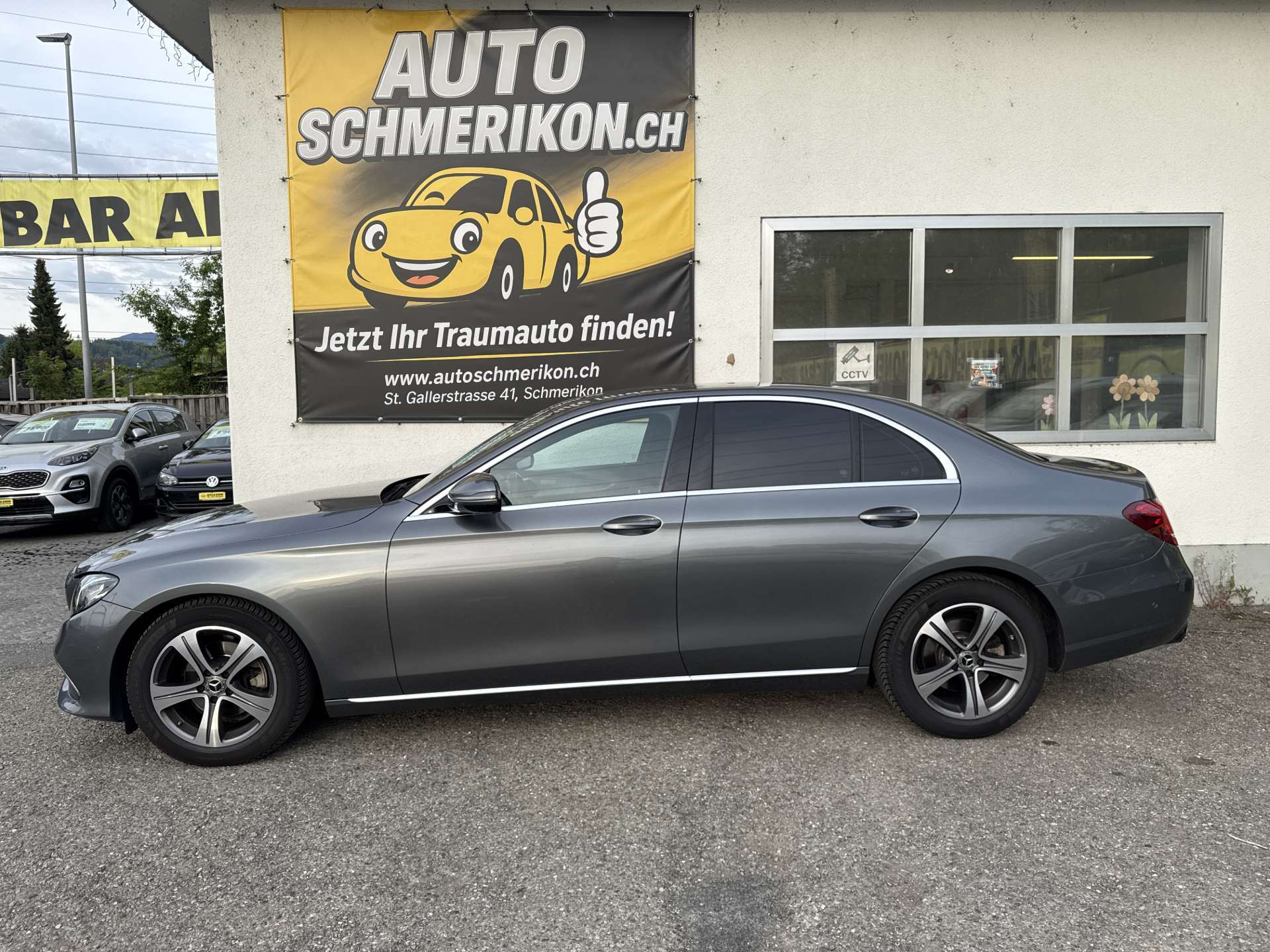MERCEDES-BENZ E 220d Avantgarde G-Tronic Automat-image-4