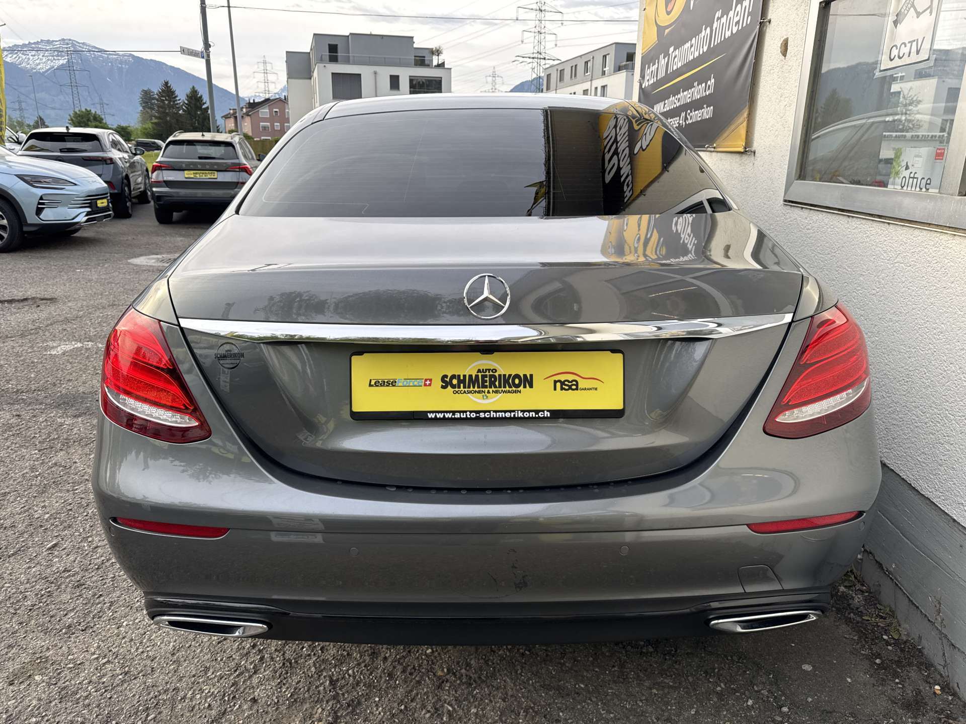 MERCEDES-BENZ E 220d Avantgarde G-Tronic Automat-image-3