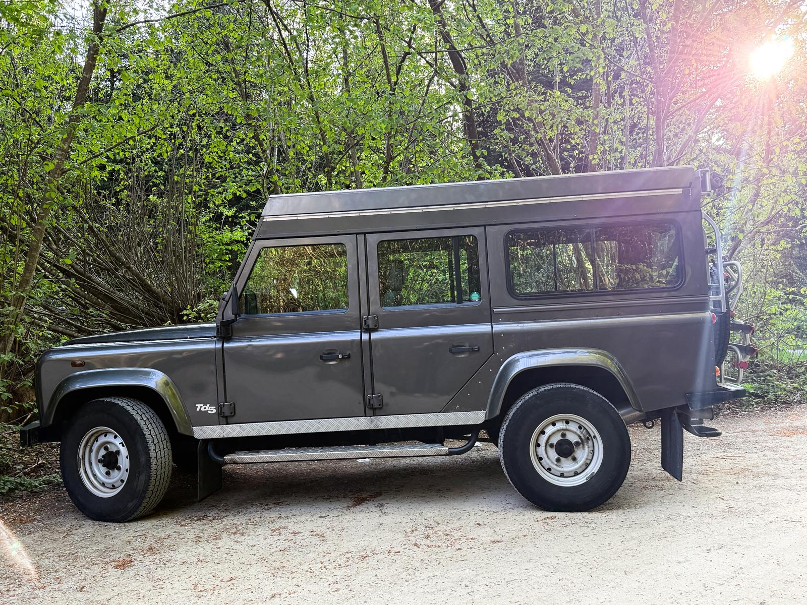 LAND ROVER Defender 110 SW 2.5 Td5-image-3