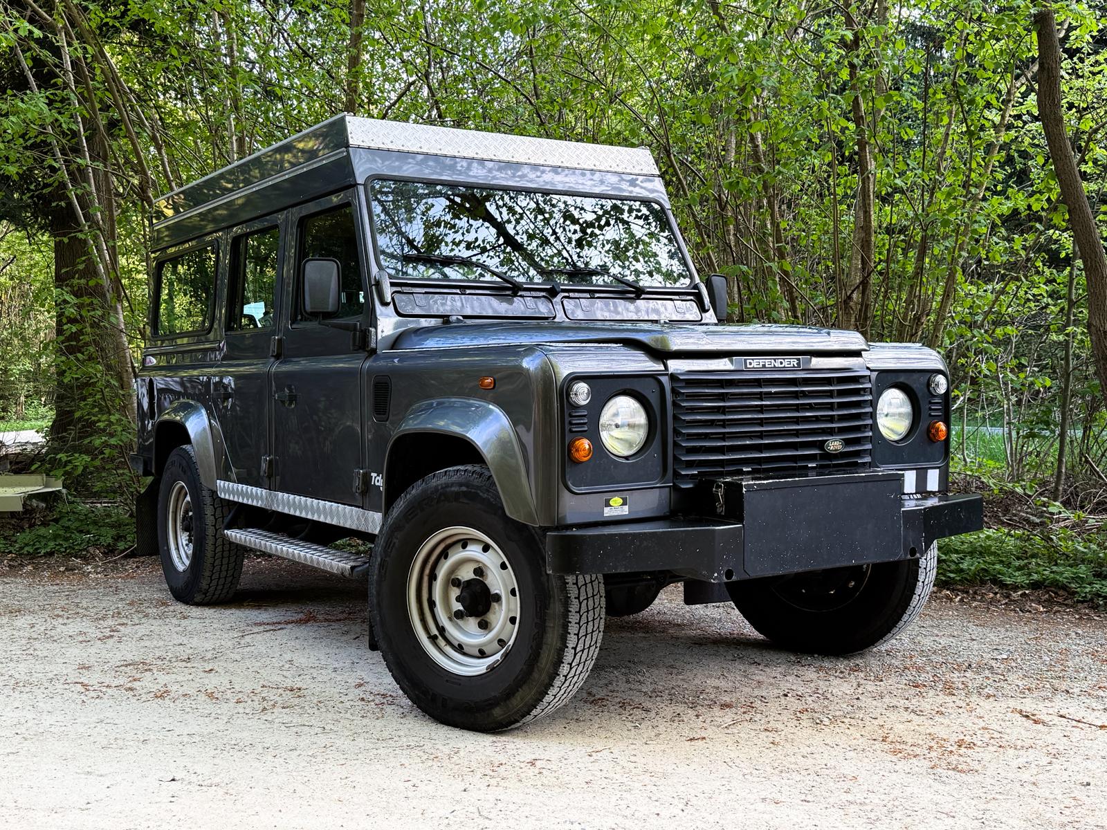 LAND ROVER Defender 110 SW 2.5 Td5-image-0