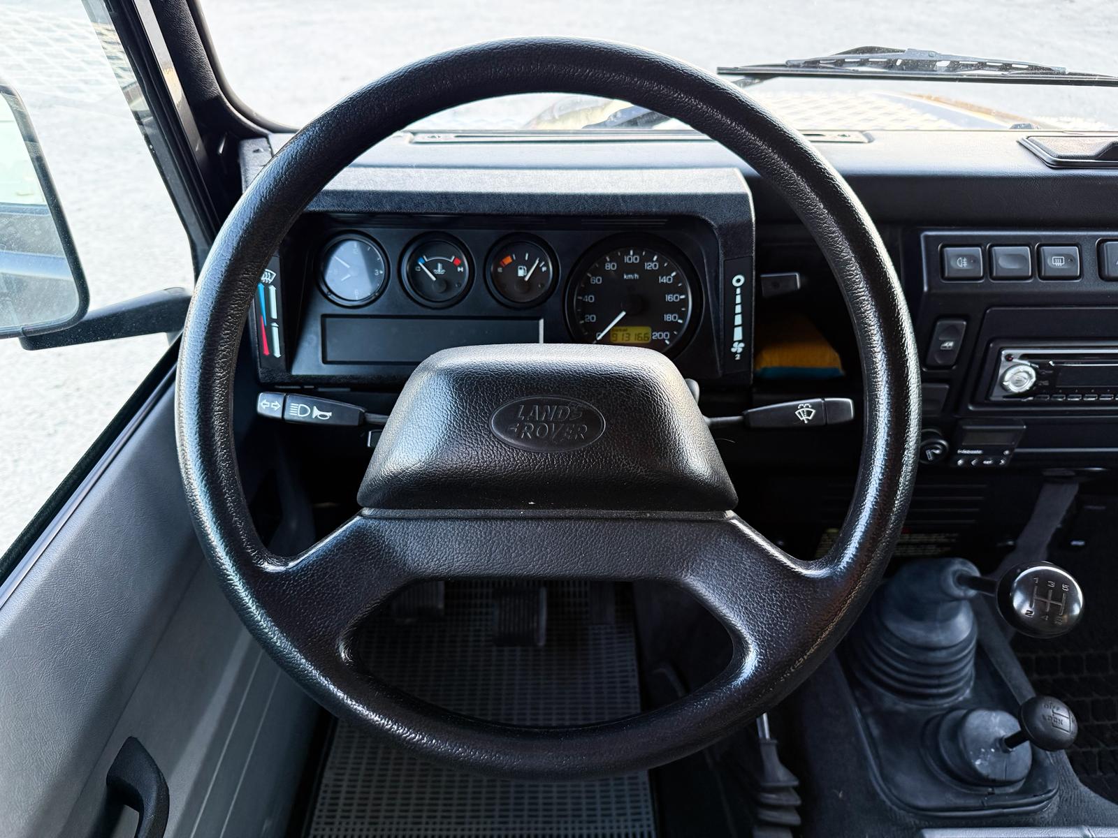 LAND ROVER Defender 110 SW 2.5 Td5-image-11