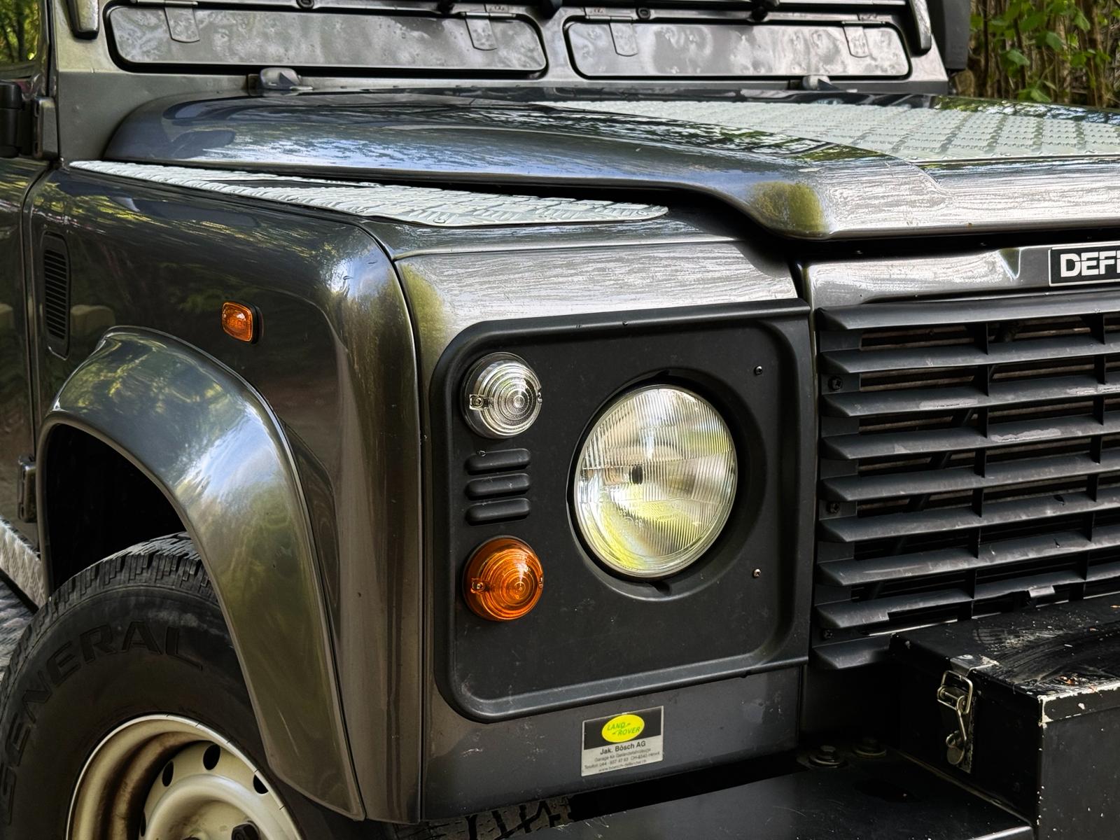 LAND ROVER Defender 110 SW 2.5 Td5-image-2