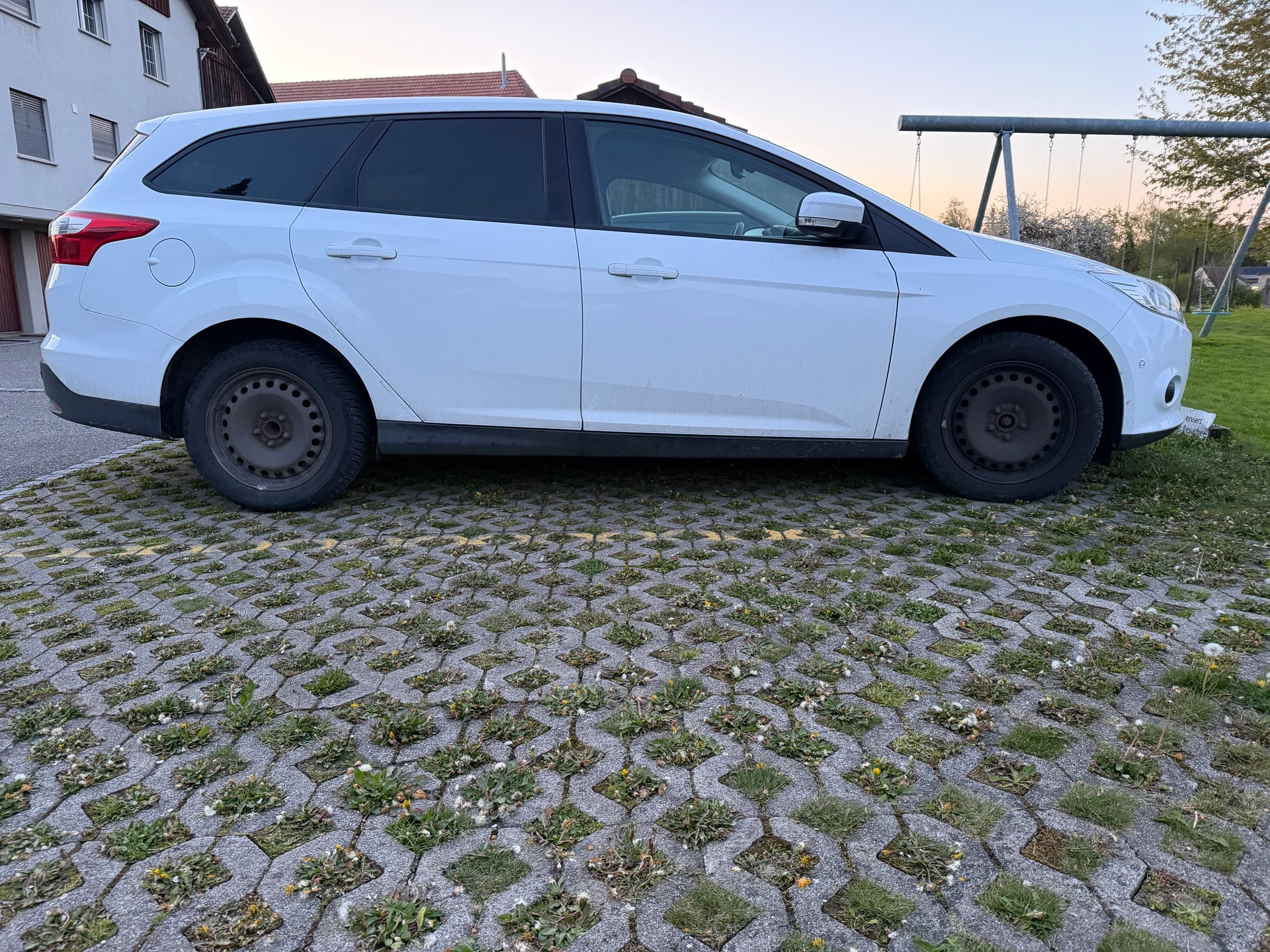 FORD Focus 1.0 SCTi Titanium-image-3