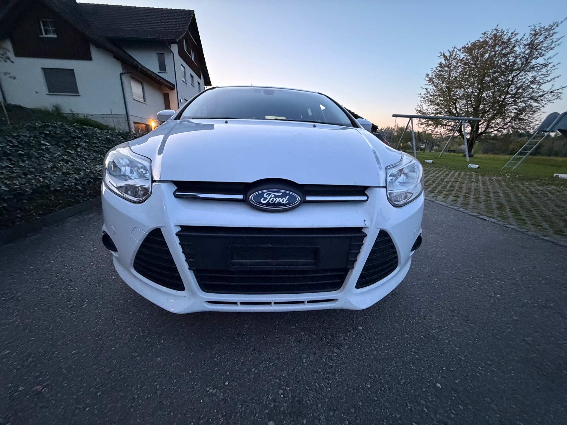 FORD Focus 1.0 SCTi Titanium-image-0
