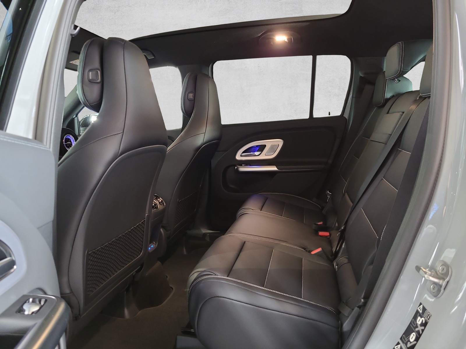 MERCEDES-BENZ GLB 350 85kWh EQ 4 Matic-image-10