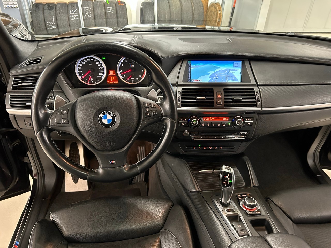 BMW X5M-image-7