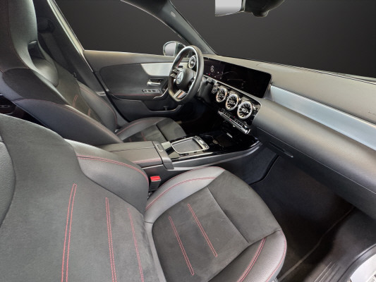 MERCEDES-BENZ A 180-image-11