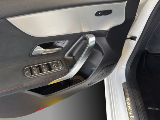 MERCEDES-BENZ A 180-image-9