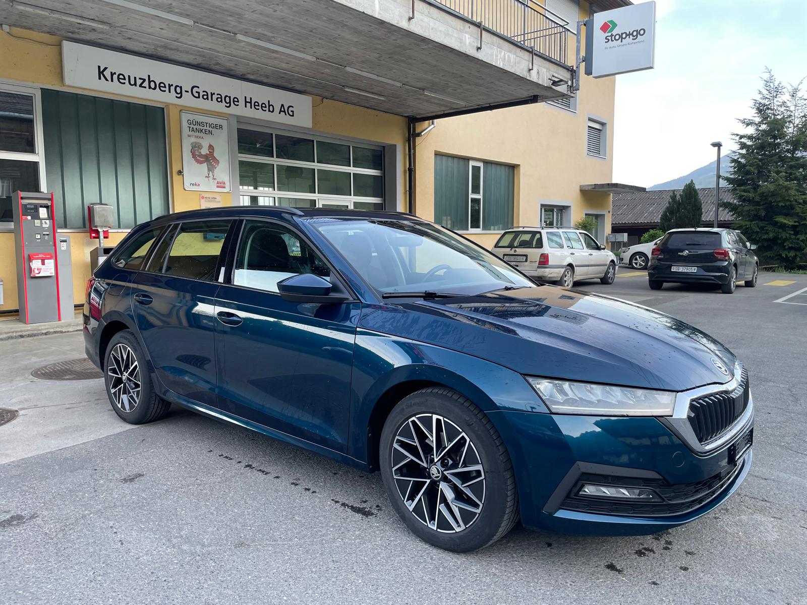 SKODA Octavia Combi 1.5 TSI ACT EVO Ambition-image-2