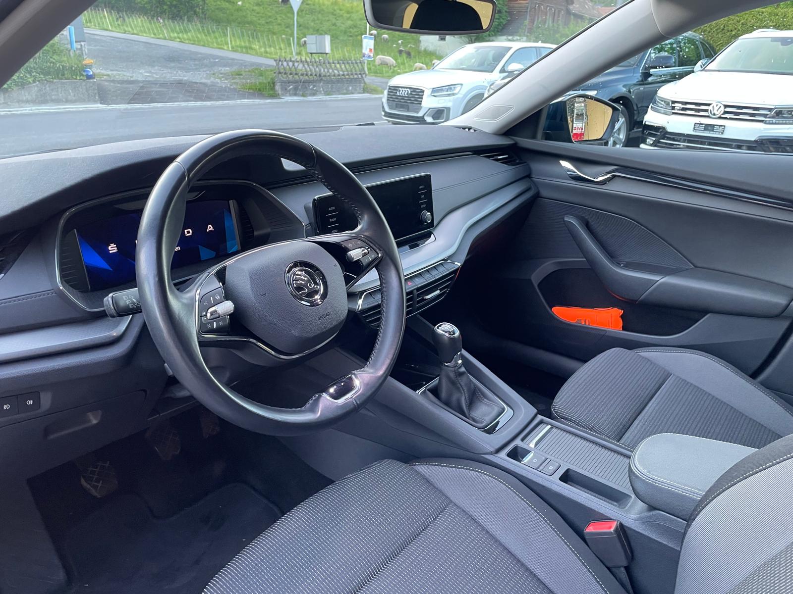 SKODA Octavia Combi 1.5 TSI ACT EVO Ambition-image-8