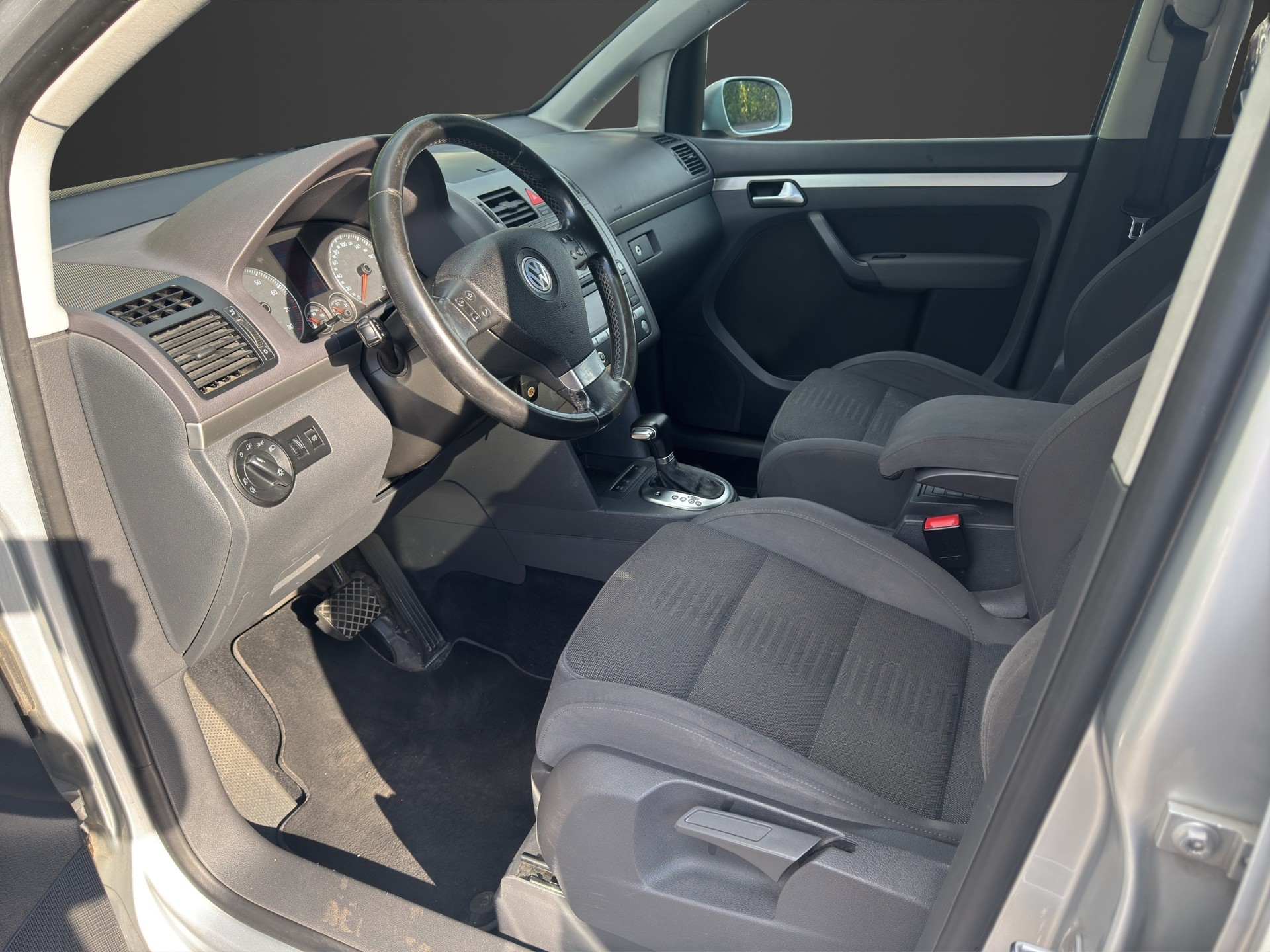 VW Touran 1.4 TSI Highline-image-12