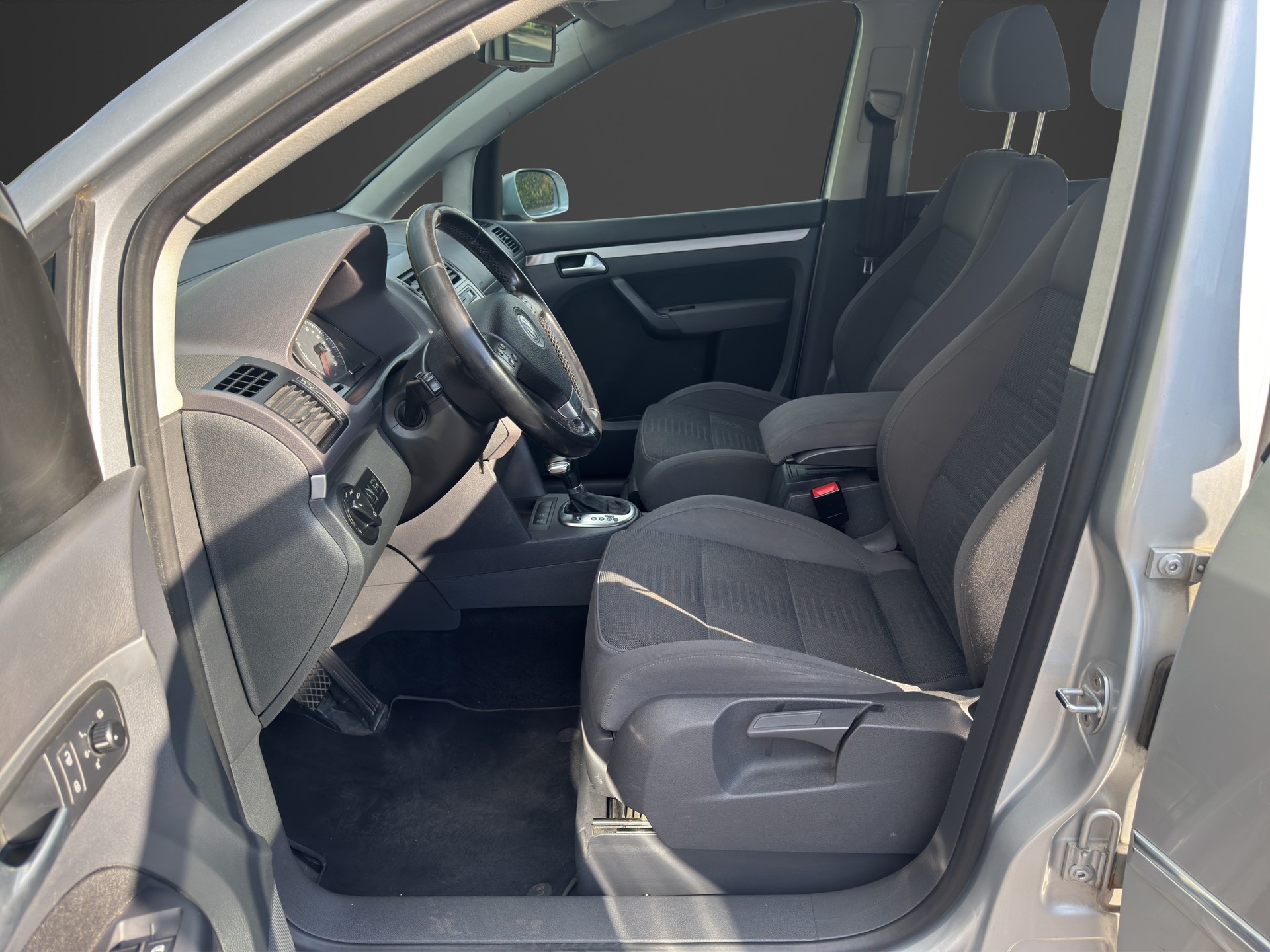 VW Touran 1.4 TSI Highline-image-11