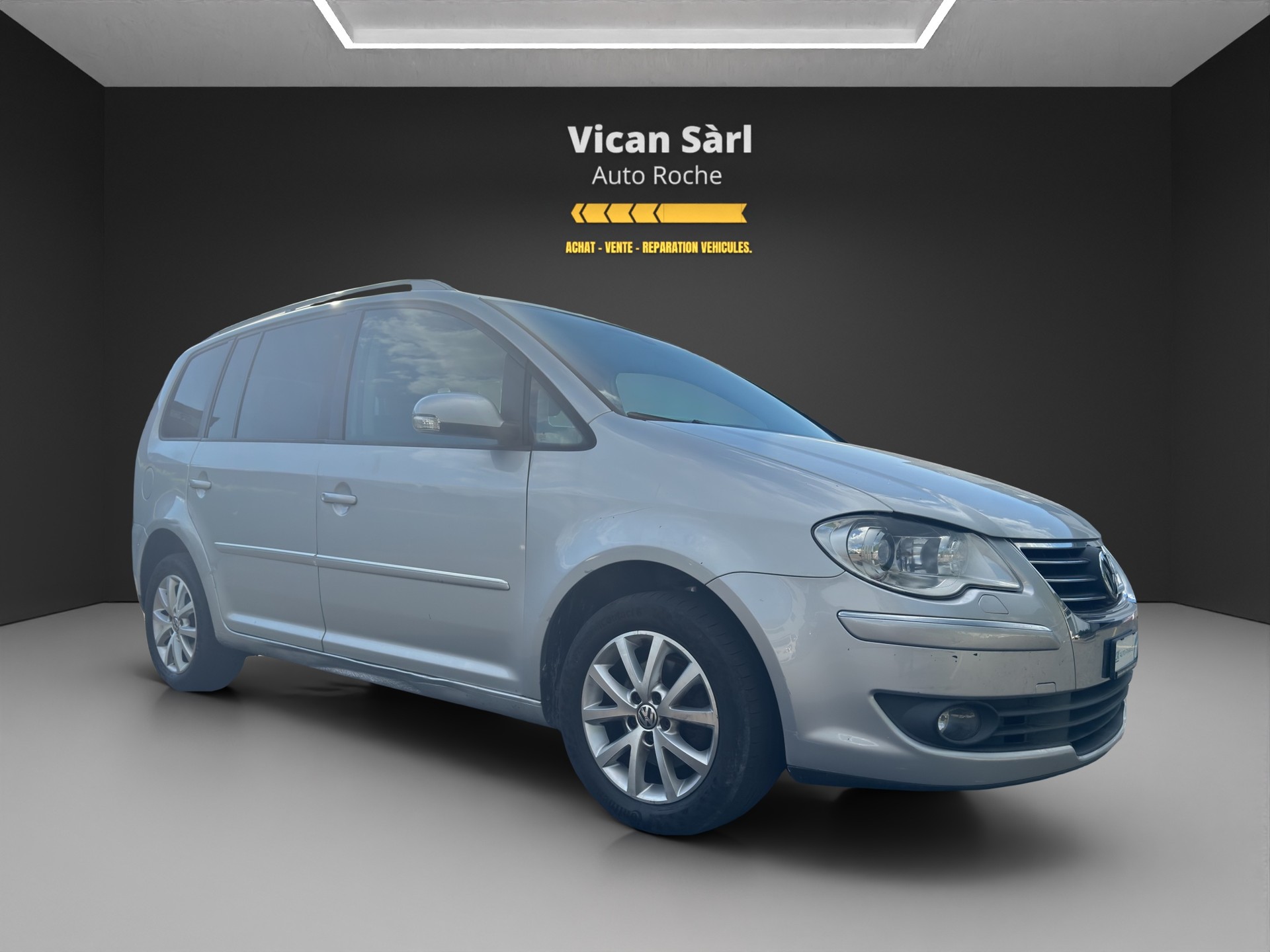 VW Touran 1.4 TSI Highline-image-1