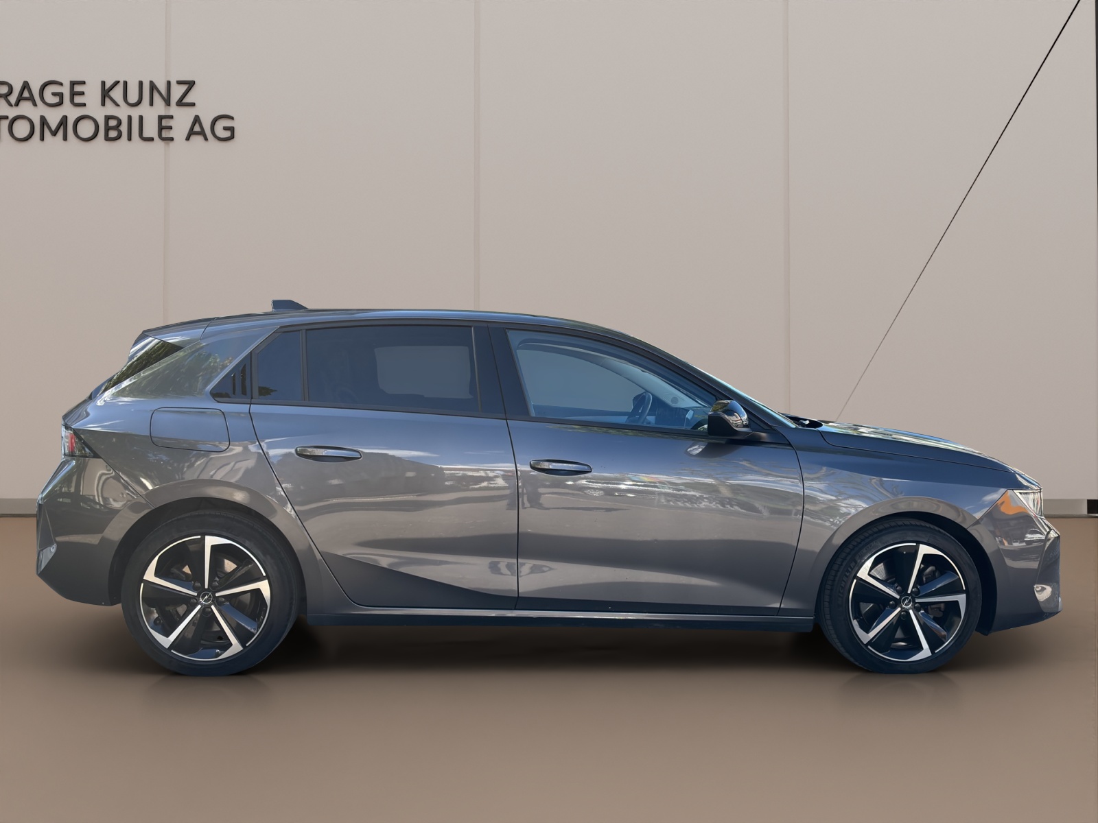 OPEL Astra 1.6 PHEV Turbo Swiss A-image-5