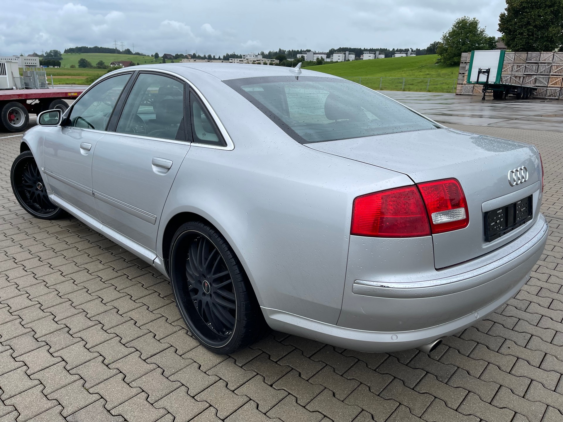 AUDI A8 4.2 quattro tiptronic-image-2