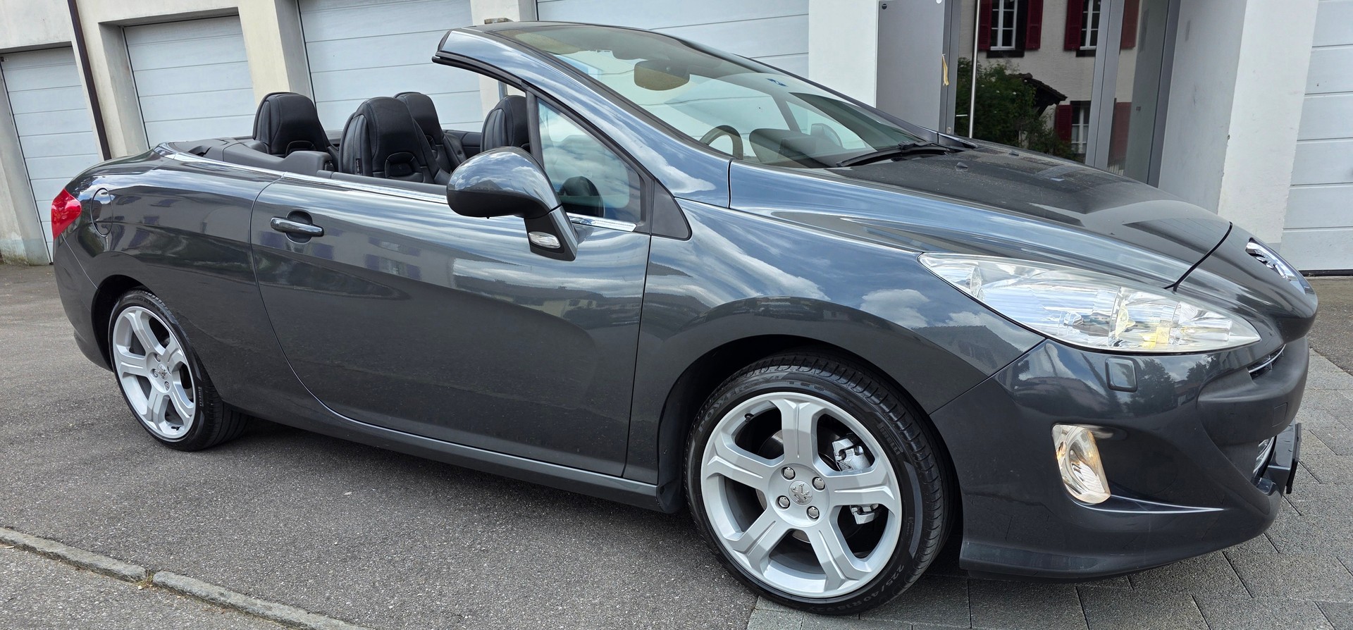 PEUGEOT 308 CC 1.6 16V Turbo Platinum Automatic-image-2