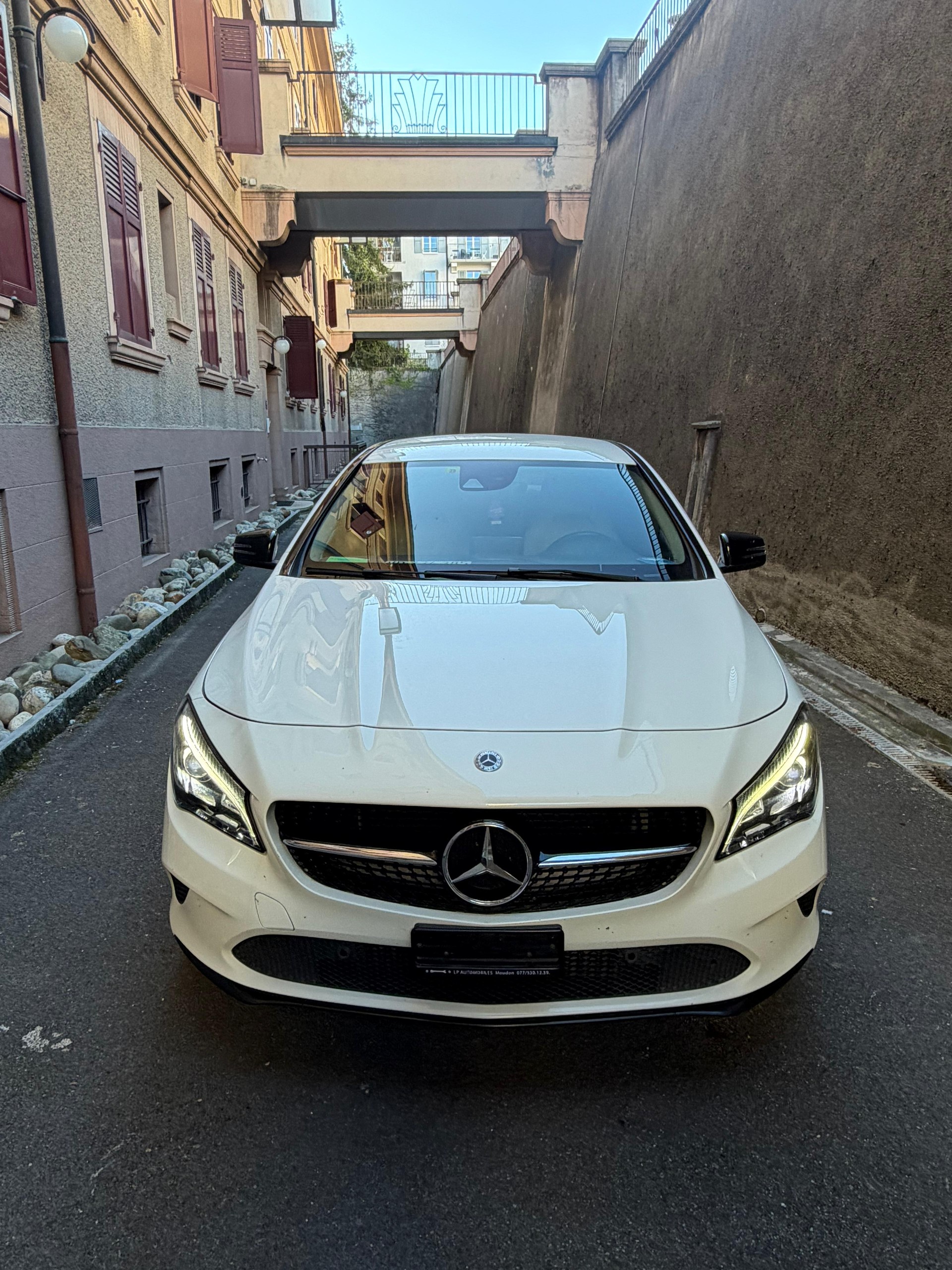 MERCEDES-BENZ CLA 200 7G-DCT-image-1