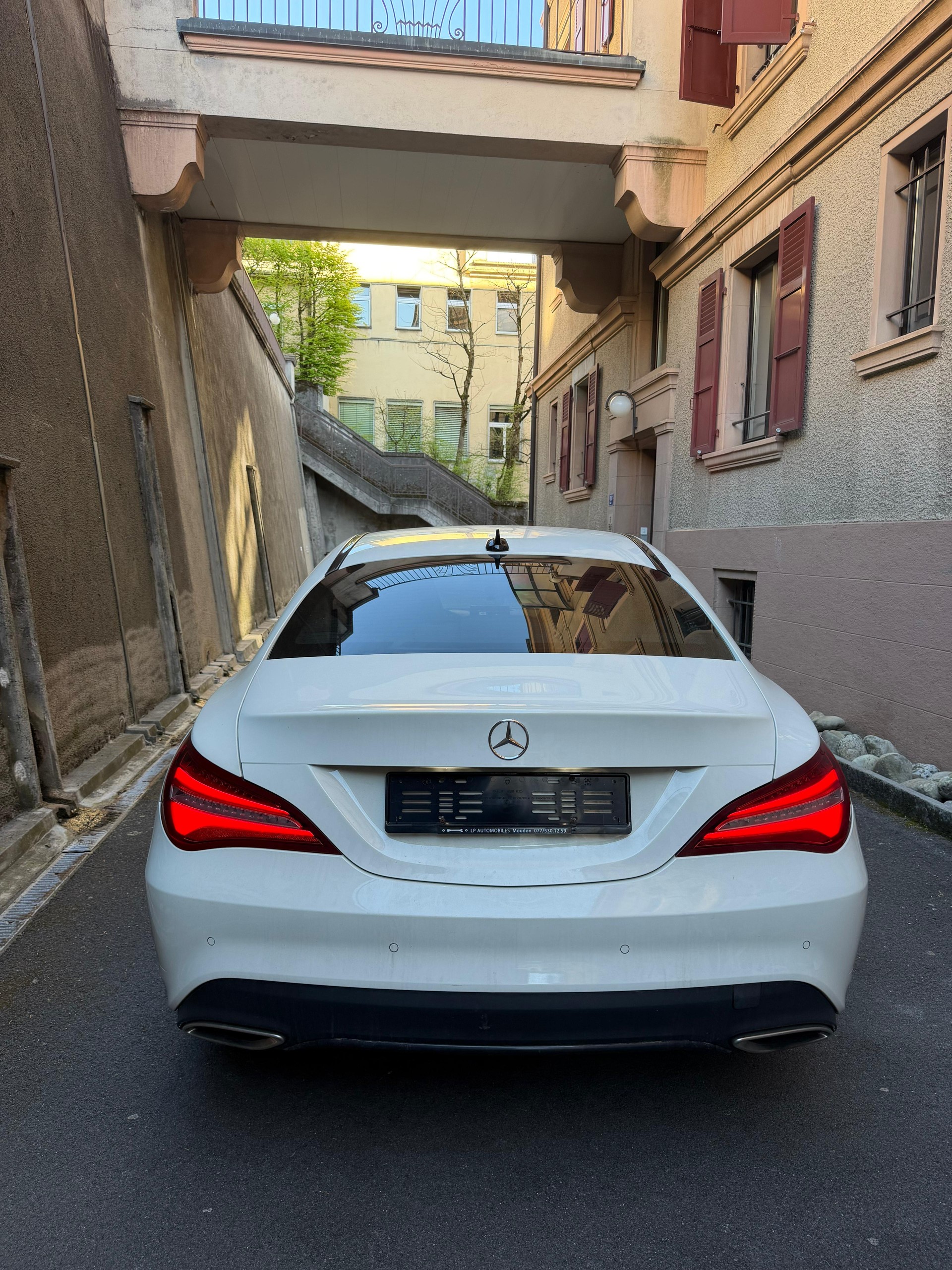 MERCEDES-BENZ CLA 200 7G-DCT-image-4