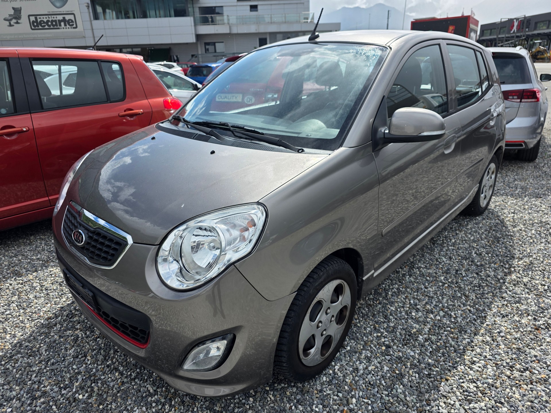 KIA Picanto 1.0 _seven-image-0