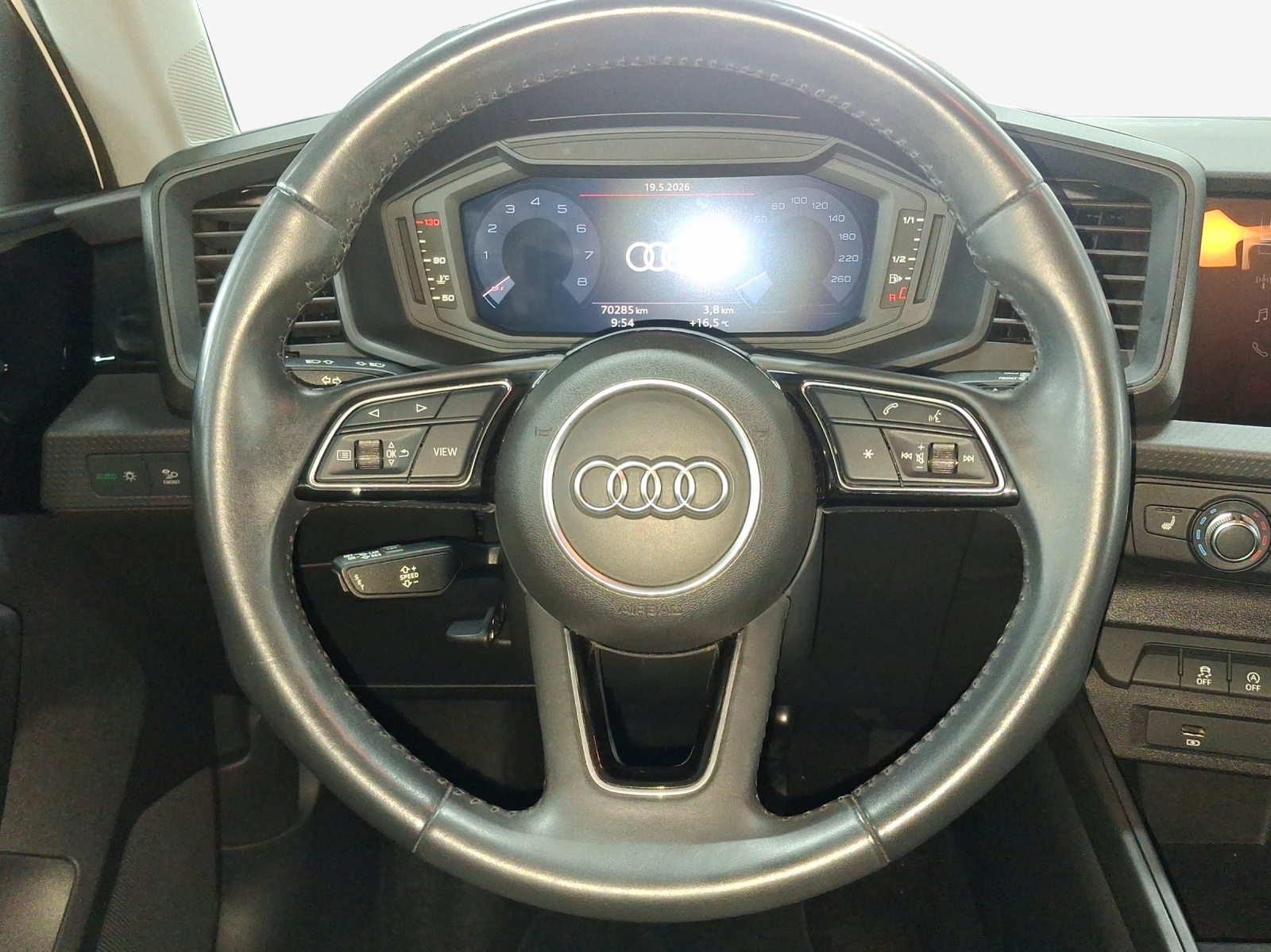 AUDI A1 Sportback 30 TFSI advanced S-tronic-image-9