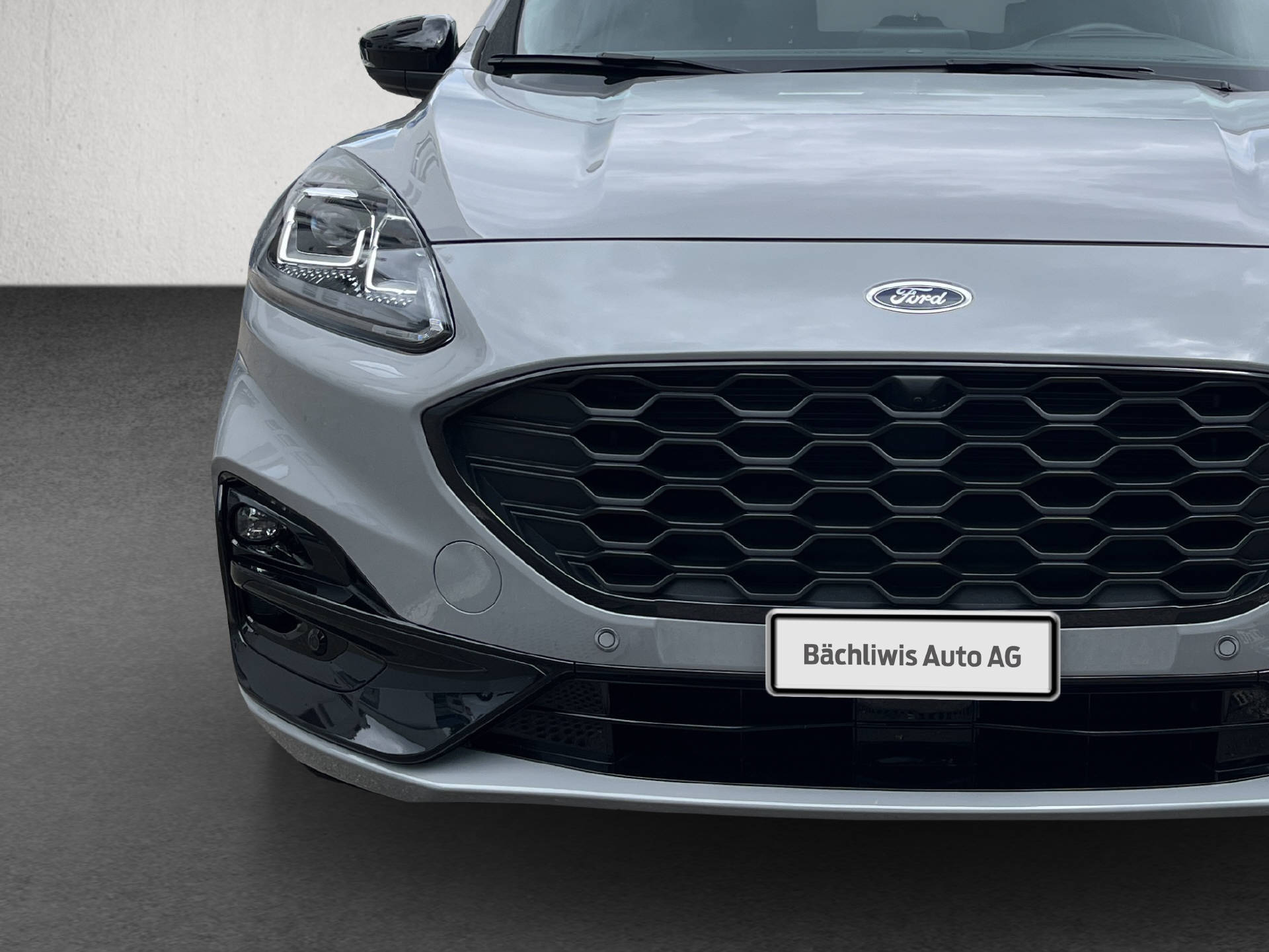 FORD Kuga 2.5 Plug-in Hybrid Graphite Tech Edition-image-8