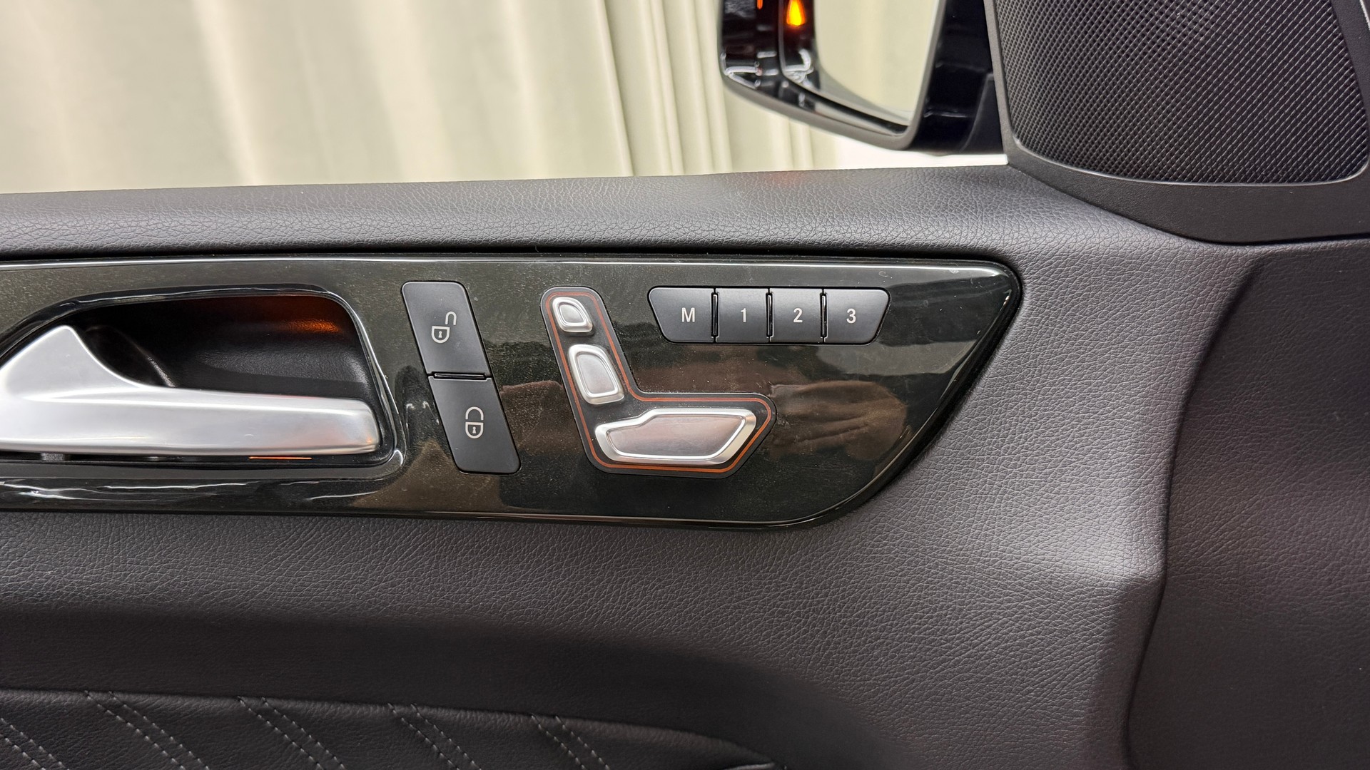 MERCEDES-BENZ GLE 400 Executive 4Matic 7G-Tronic-image-17