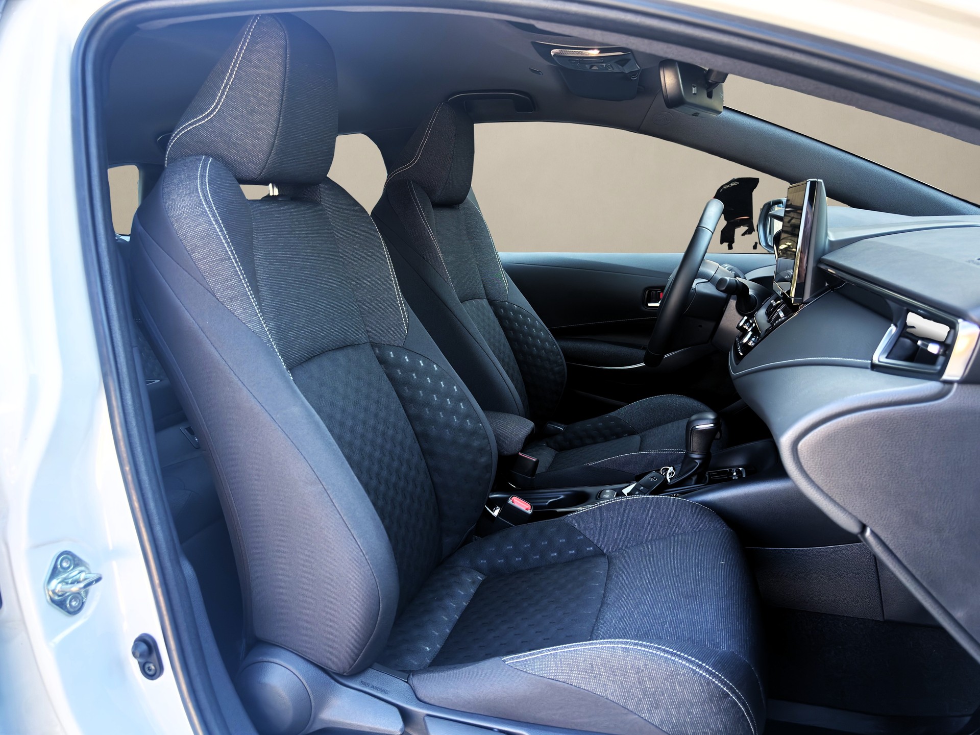 TOYOTA Corolla Touring Sports 1.8 HSD Comfort e-CVT-image-9