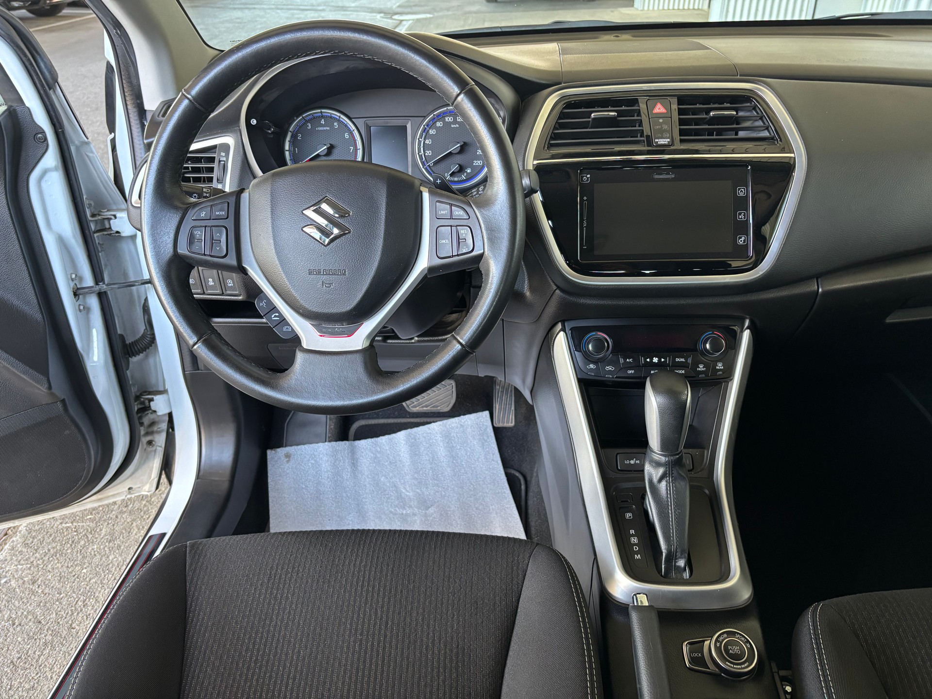 SUZUKI SX4 S-Cross 1.4 16V Piz Sulai 4WD Automatic-image-5