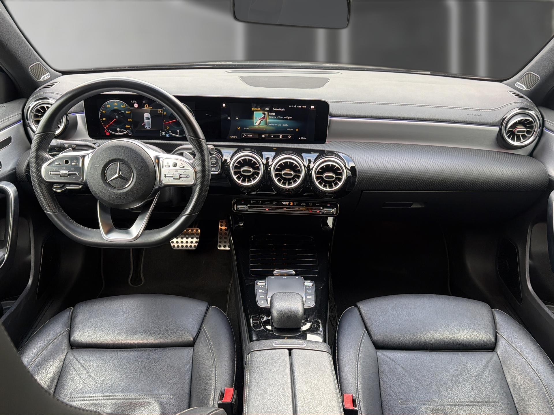 MERCEDES-BENZ A 220 AMG Line 7G-DCT 4Matic-image-9
