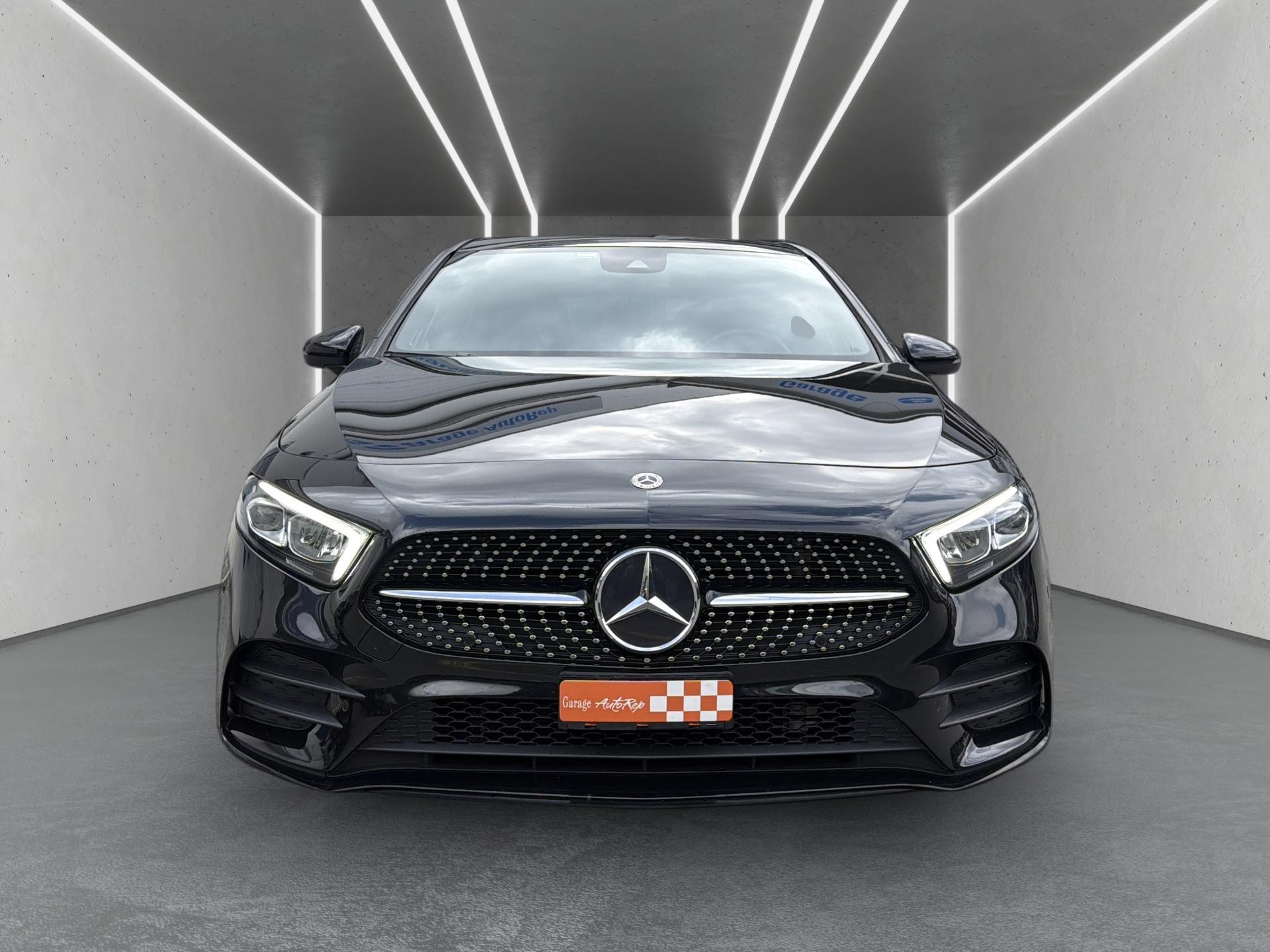MERCEDES-BENZ A 220 AMG Line 7G-DCT 4Matic-showroom-element-1