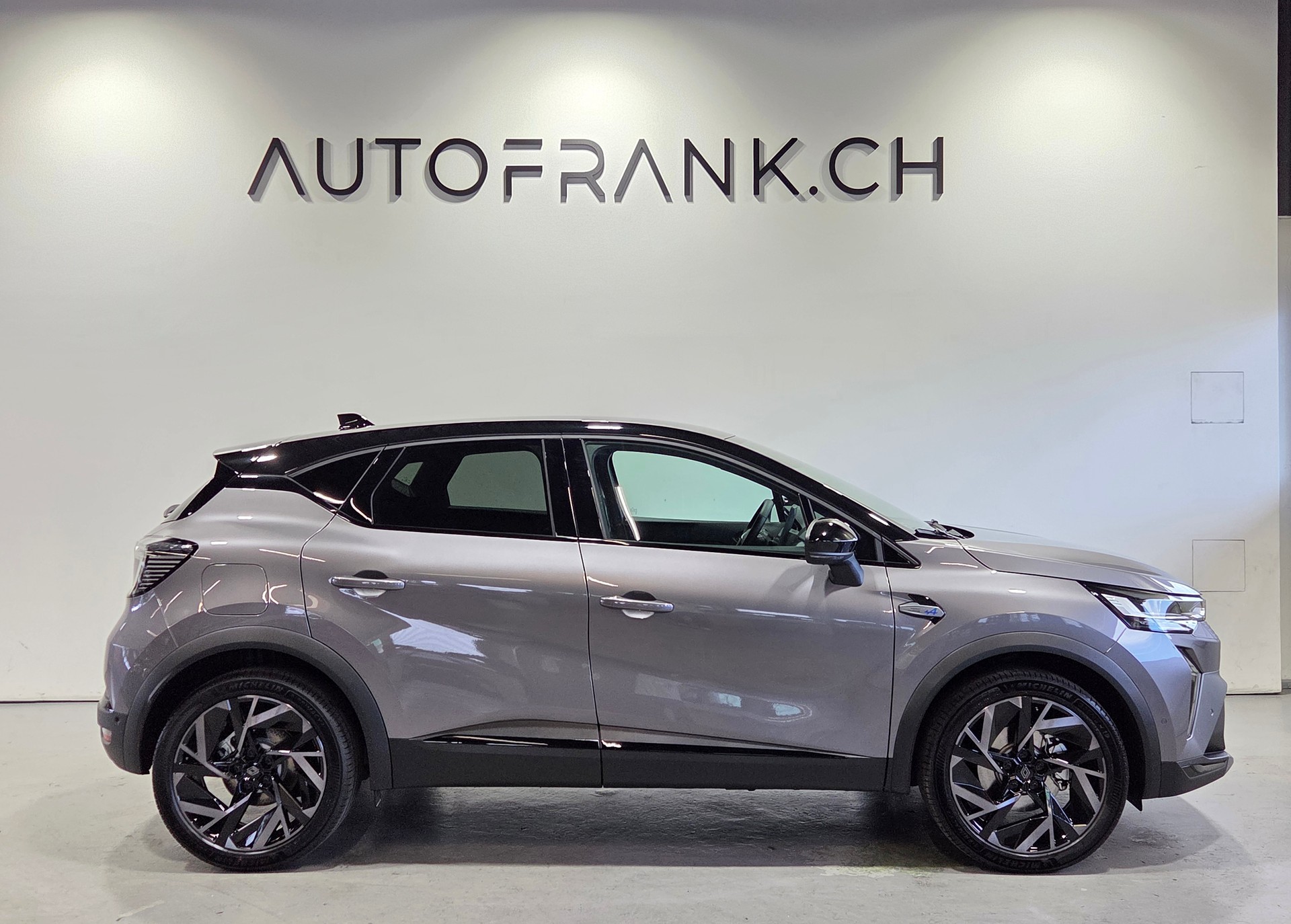 RENAULT Captur 1.8 E-Tech esprit Alpine-showroom-element-1
