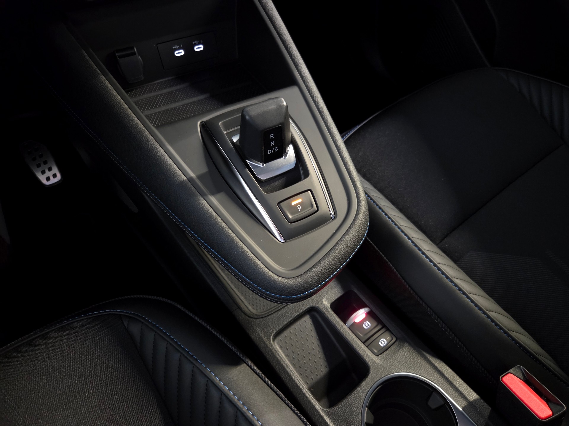 RENAULT Captur 1.8 E-Tech esprit Alpine-image-13