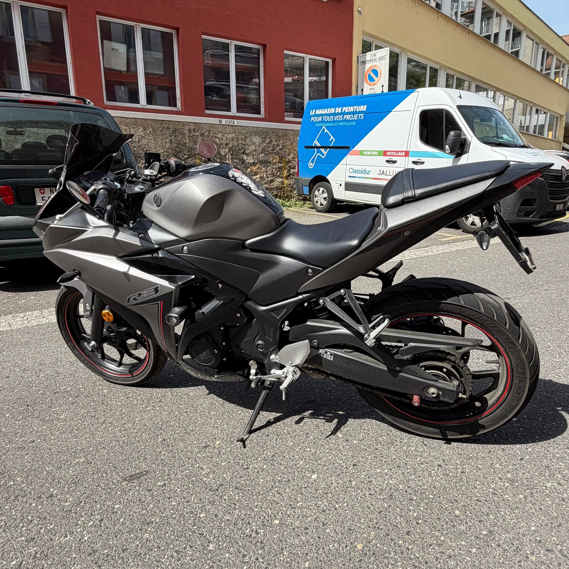 YAMAHA YZF-R3 ABS-showroom-element-3